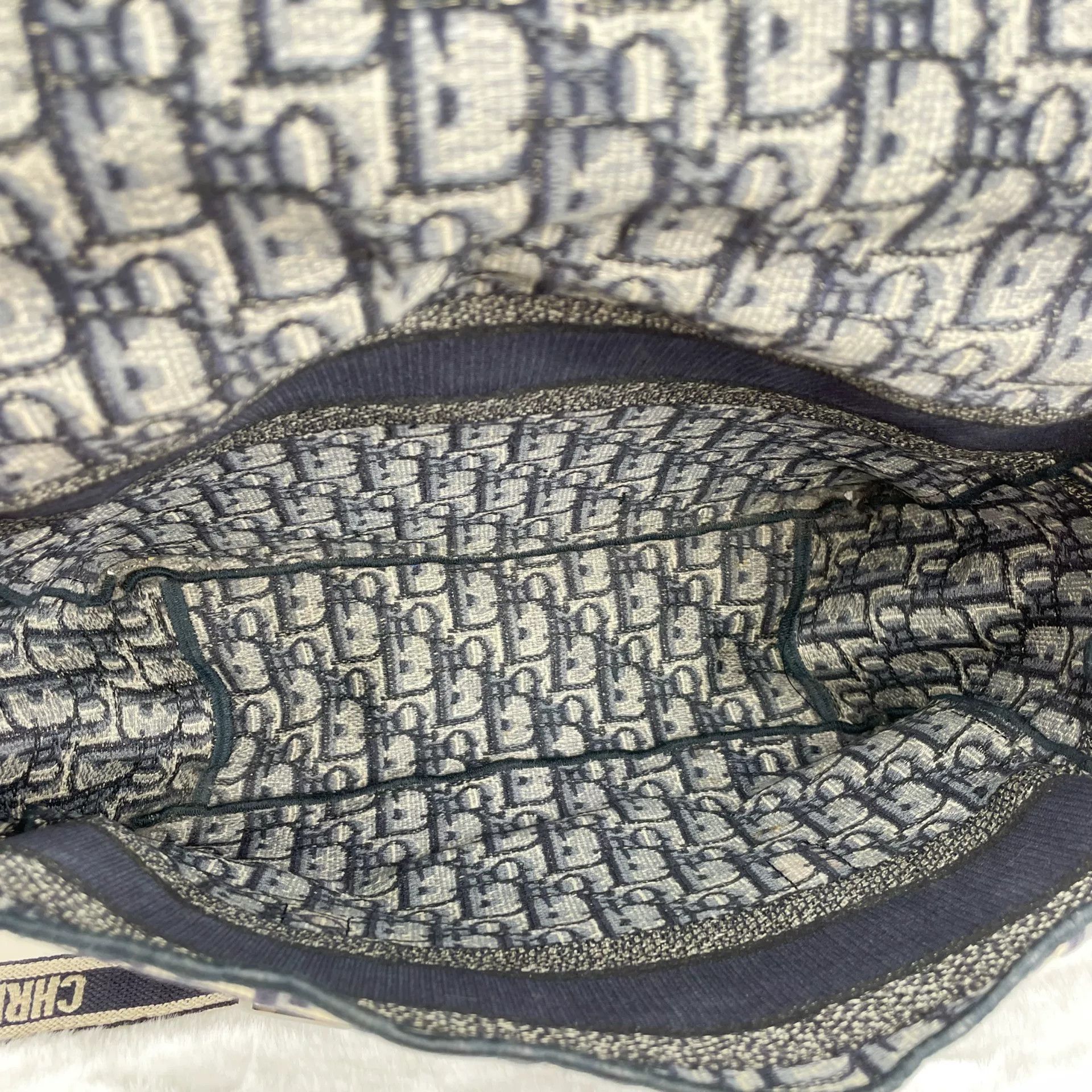 Dior Pre-loved Bag Very good condition Size ONE SIZE - 8 Thumbnail
