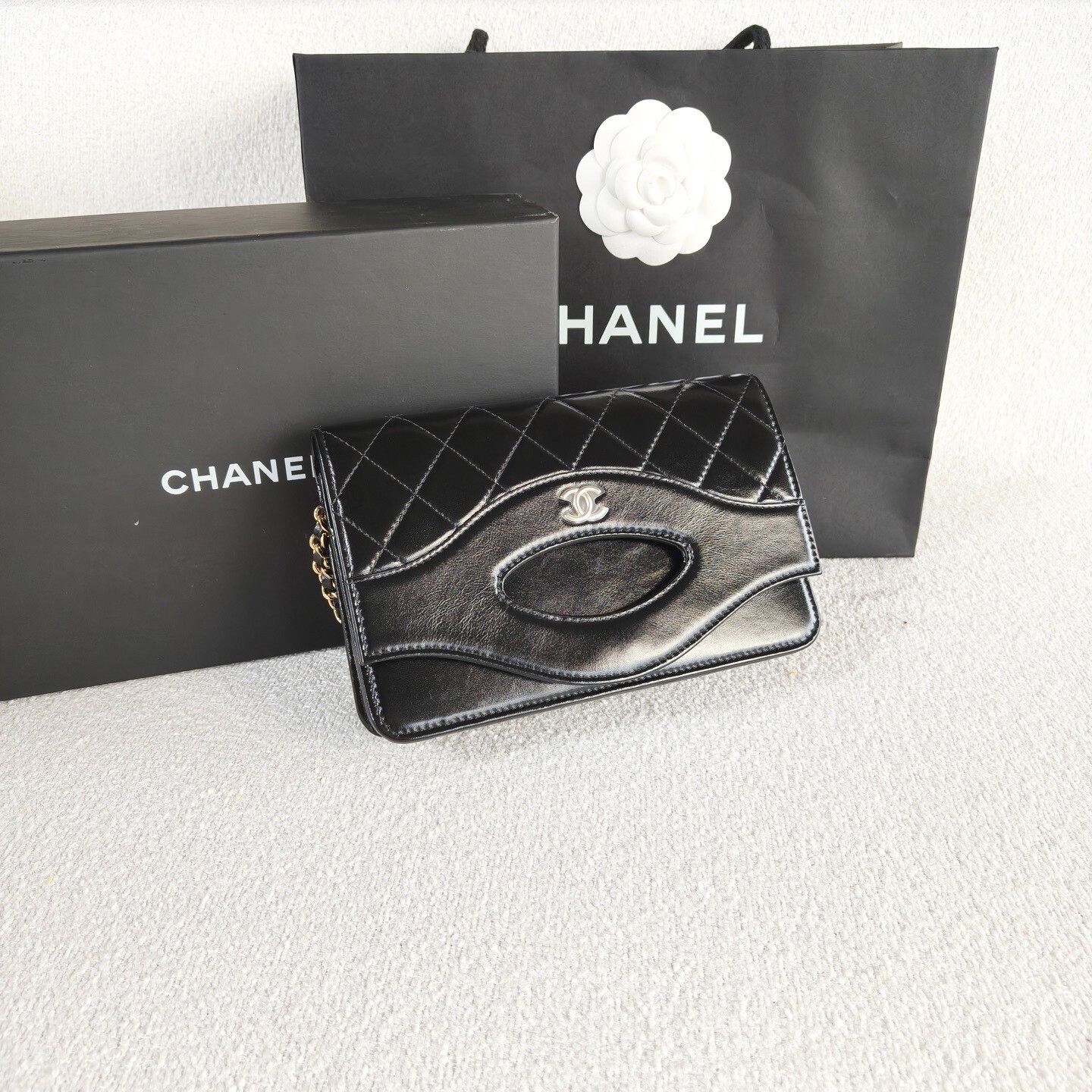 Chanel Pre-loved Bag Very good condition Size ONE SIZE - 6 Thumbnail