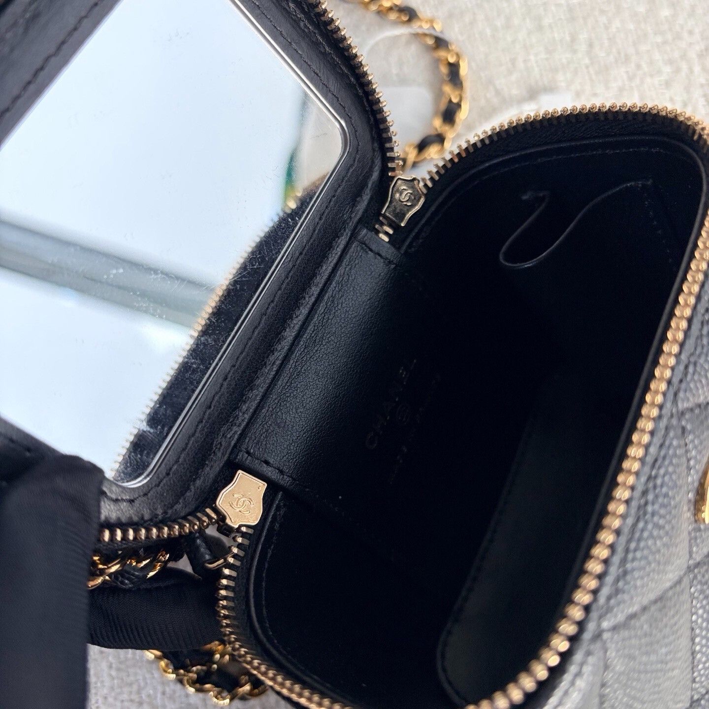 Chanel Pre-loved Bag Very good condition Size ONE SIZE - 9 Thumbnail
