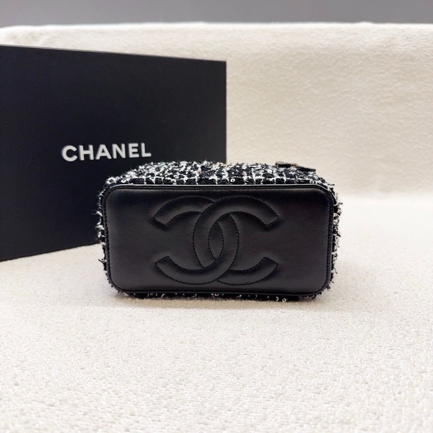 Chanel Pre-loved Bag Very good condition Size ONE SIZE - 5 Thumbnail