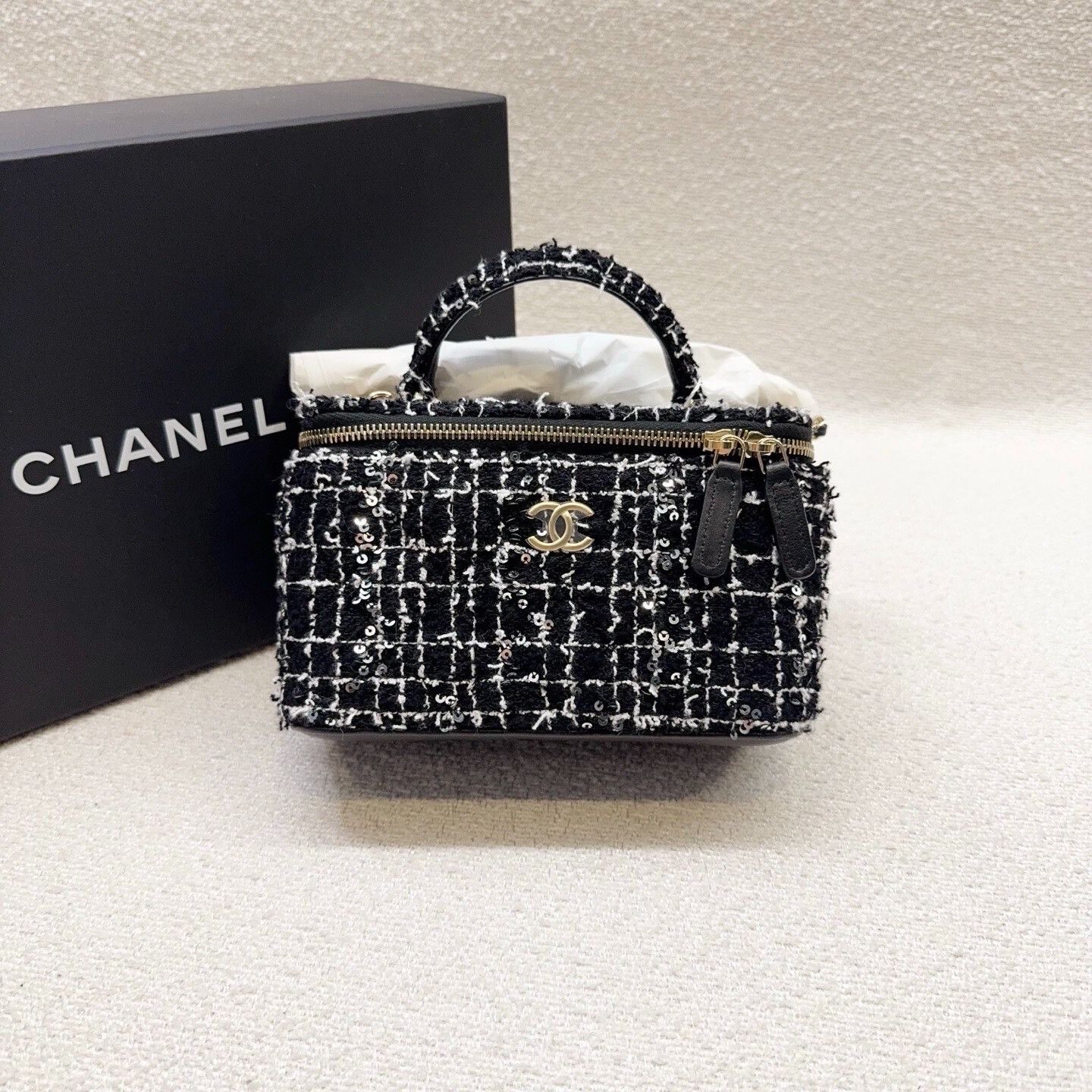 Chanel Pre-loved Bag Very good condition Size ONE SIZE - 2 Thumbnail
