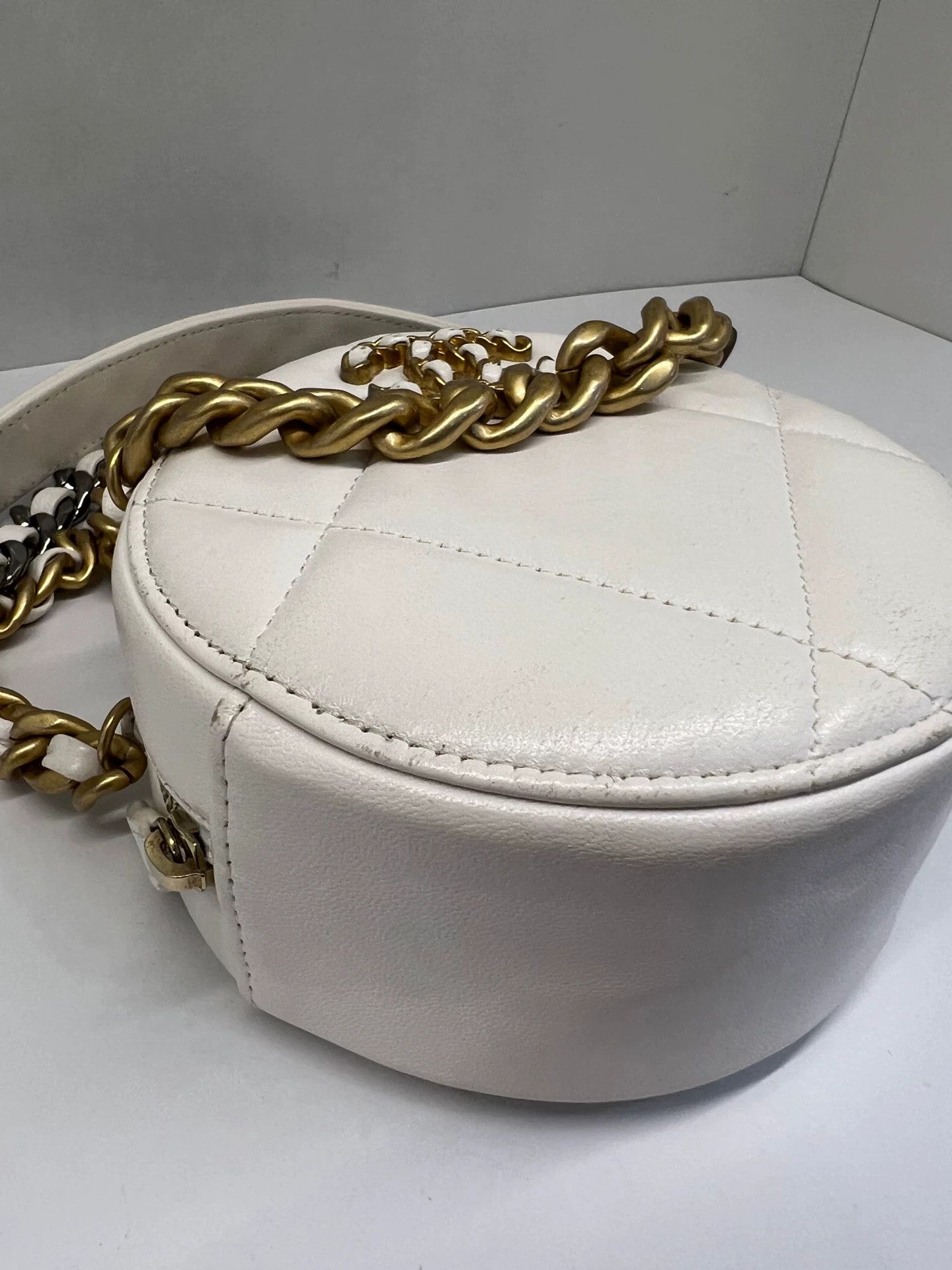 Chanel Pre-loved Bag Very good condition Size ONE SIZE - 3 Thumbnail