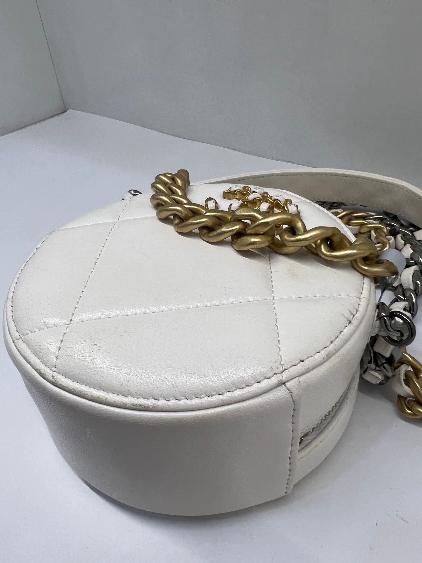 Chanel Pre-loved Bag Very good condition Size ONE SIZE - 4 Thumbnail