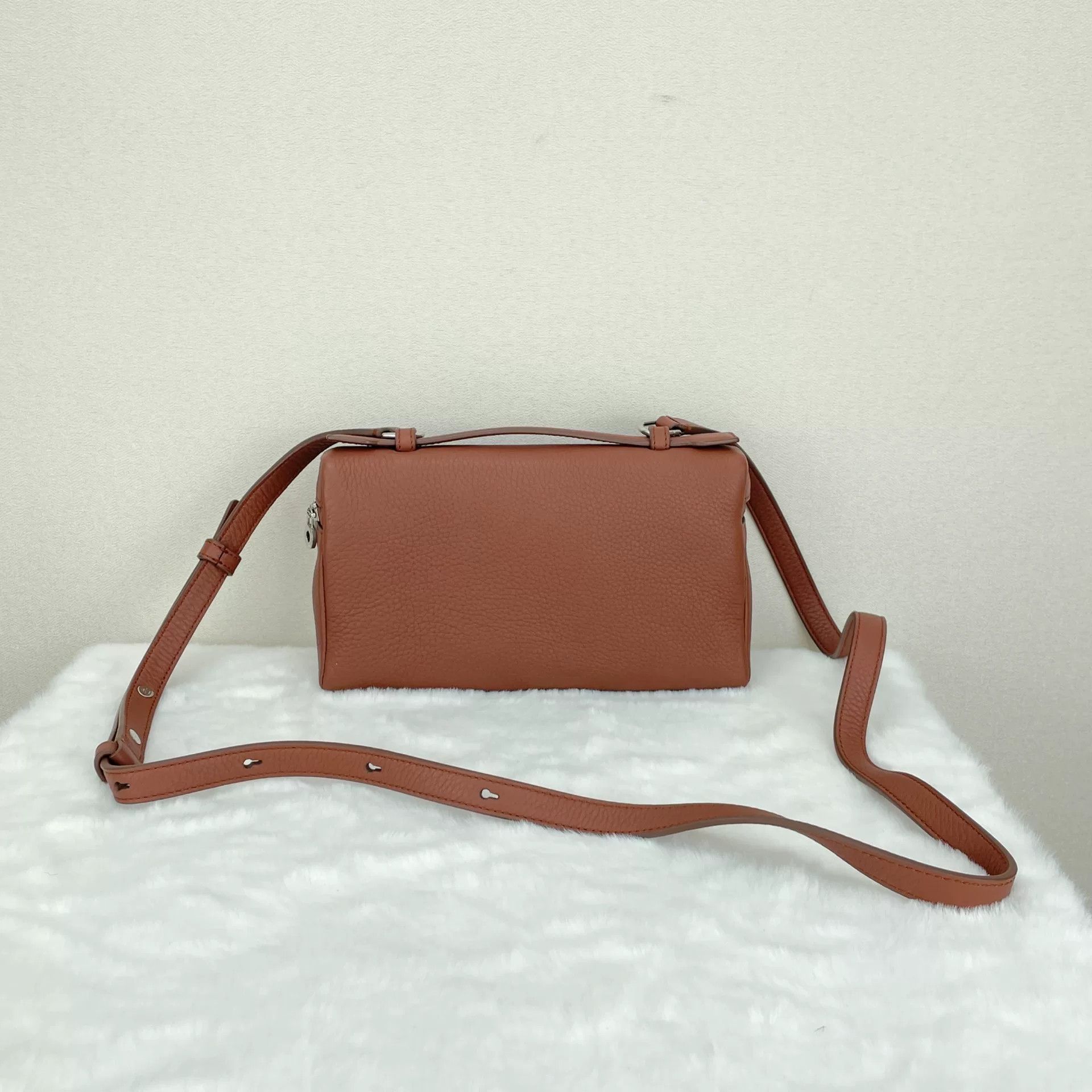 Loro Piana Pre-loved Bag Very good condition Size ONE SIZE - 2 Thumbnail