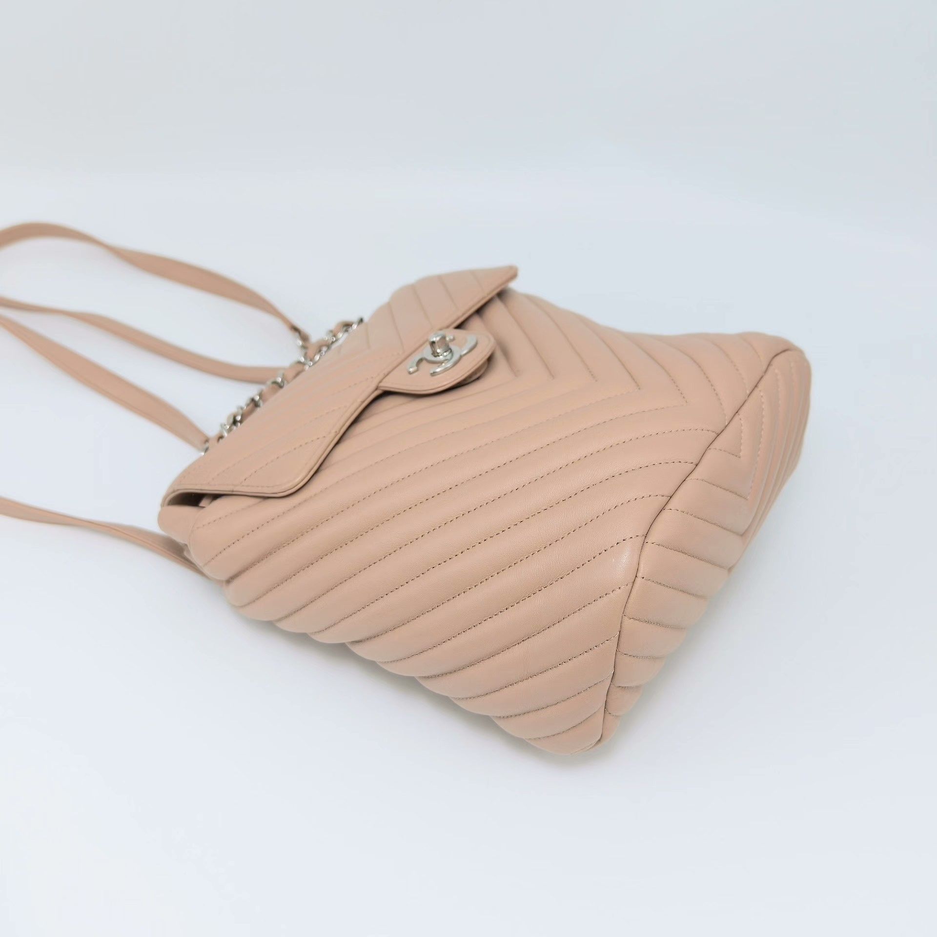 Chanel Pre-loved Bag Very good condition Size ONE SIZE - 4 Thumbnail