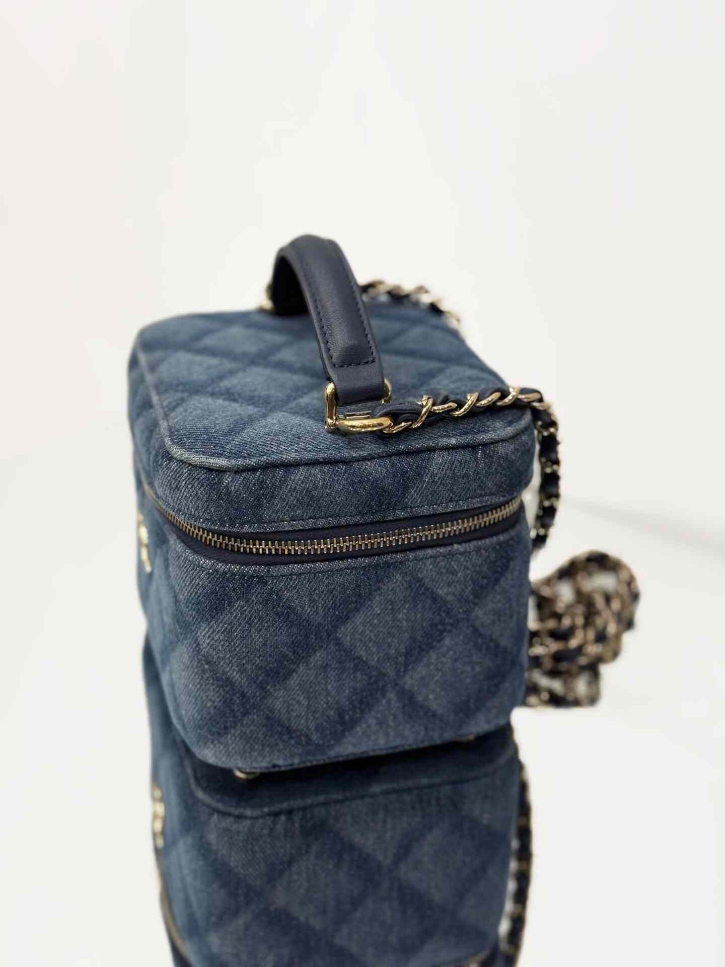 Chanel Pre-loved Bag Very good condition Size ONE SIZE - 5 Thumbnail