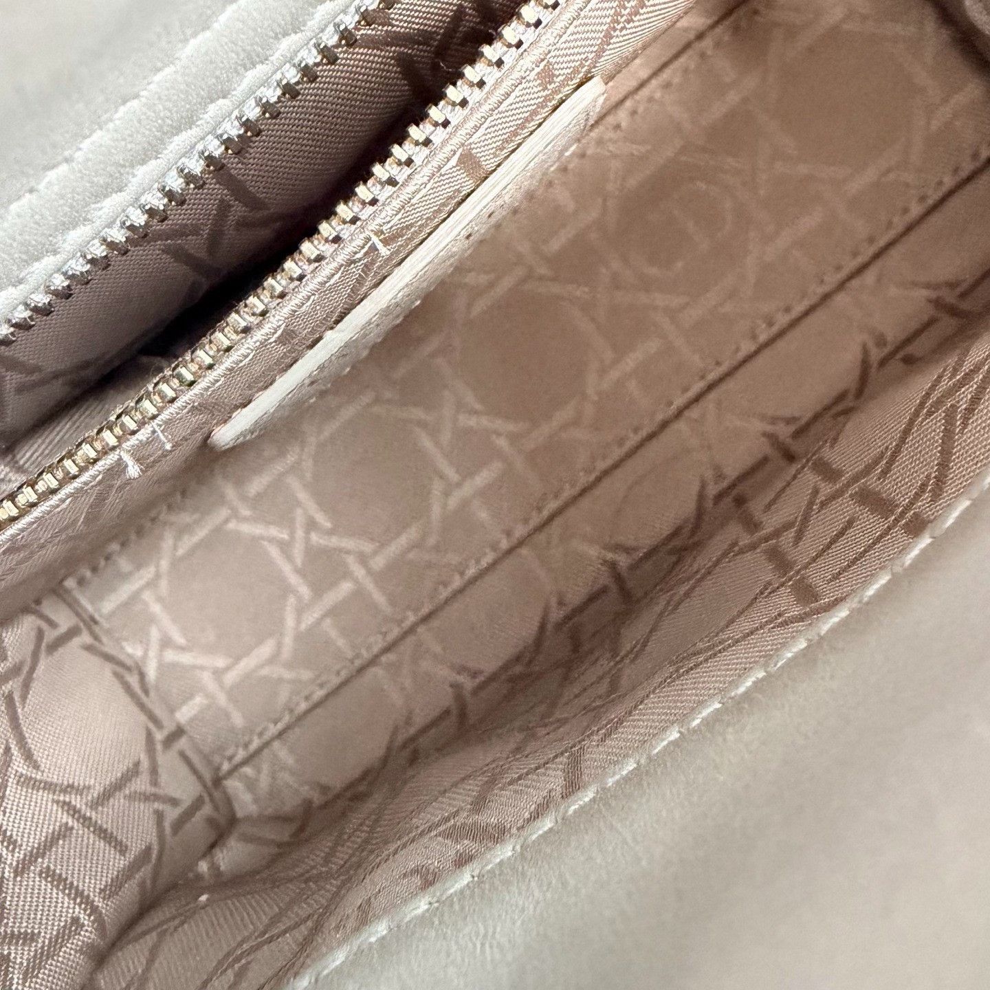 Dior Pre-loved Bag Very good condition Size ONE SIZE - 7 Thumbnail