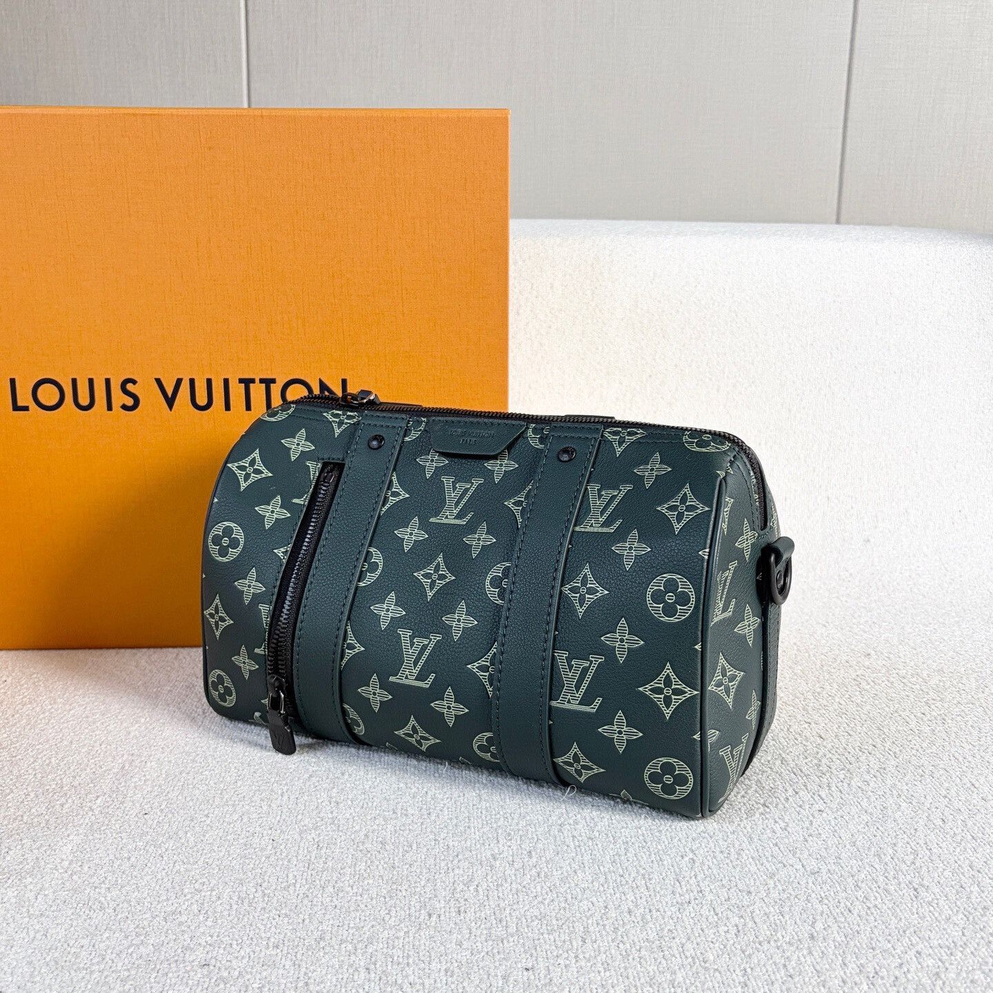 Louis Vuitton Pre-loved Bag Brand new condition Size ONE SIZE - 4 Thumbnail