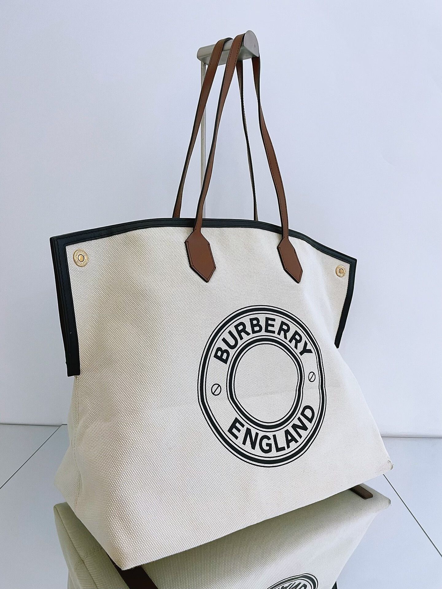 Burberry Pre-loved Bag Very good condition Size ONE SIZE - 4 Thumbnail