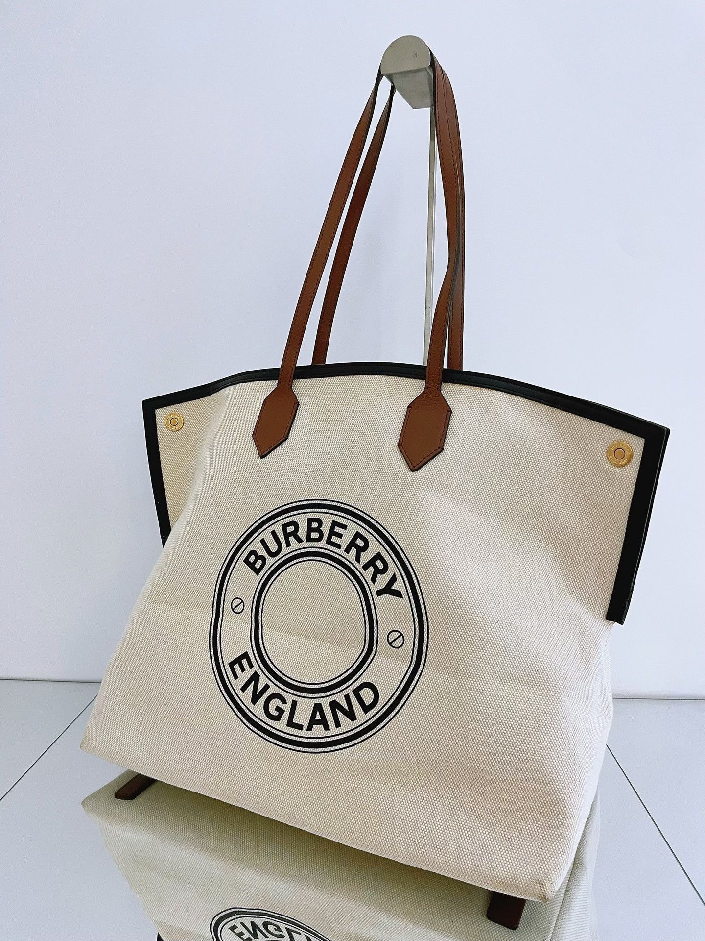 Burberry Pre-loved Bag Very good condition Size ONE SIZE - 3 Thumbnail