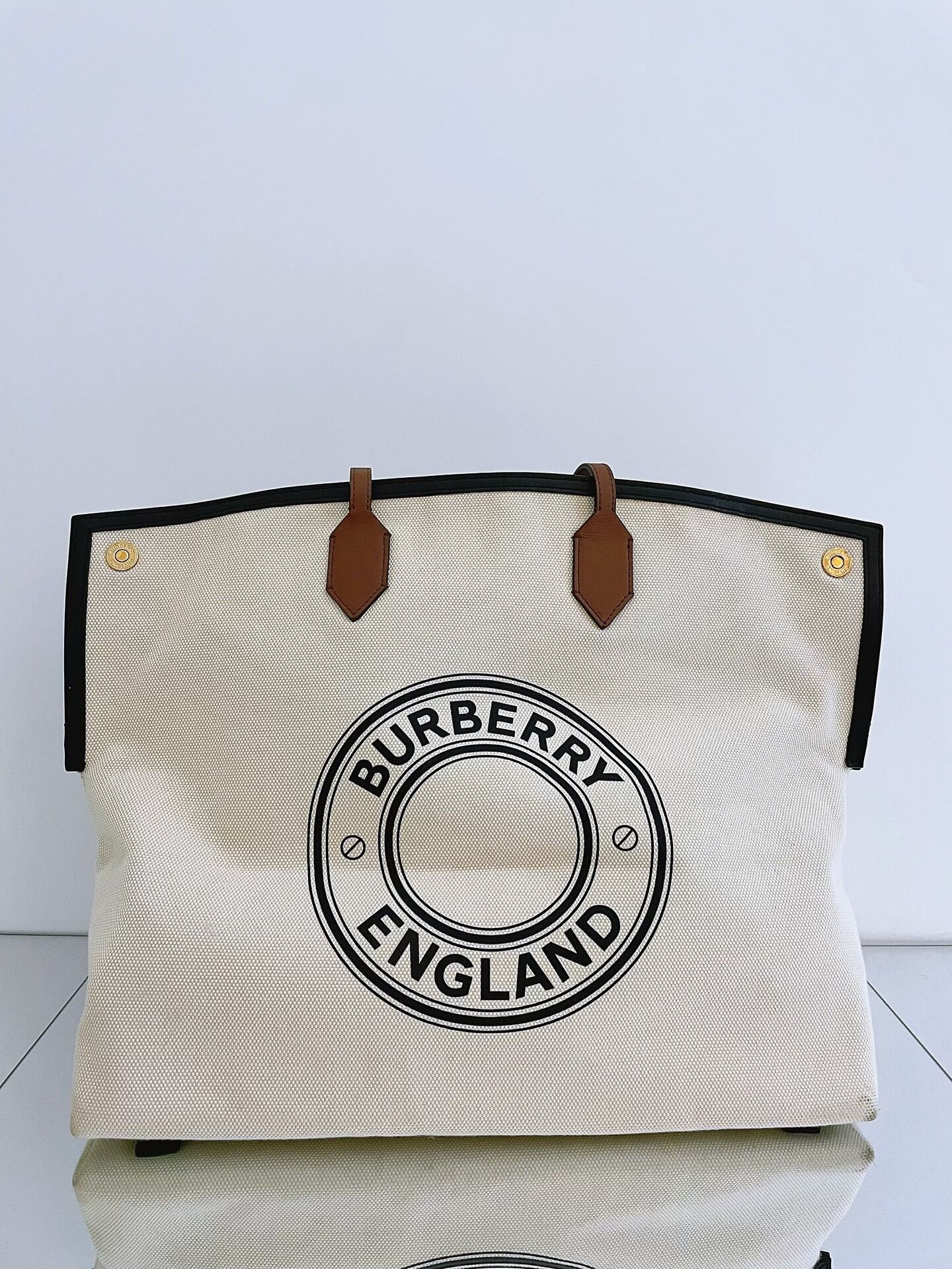 Burberry Pre-loved Bag Very good condition Size ONE SIZE - 6 Thumbnail