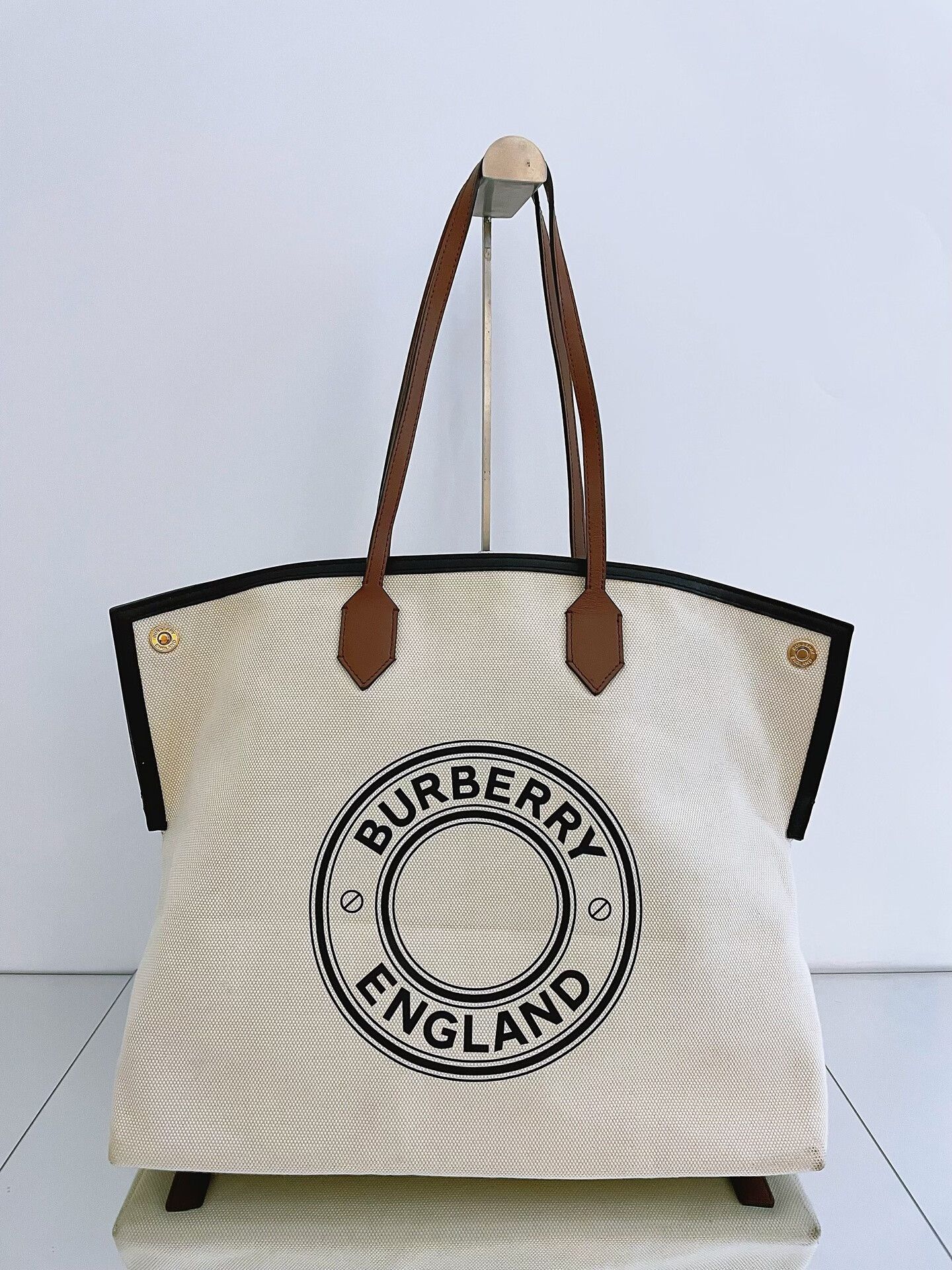 Burberry Pre-loved Bag Very good condition Size ONE SIZE - 2 Thumbnail
