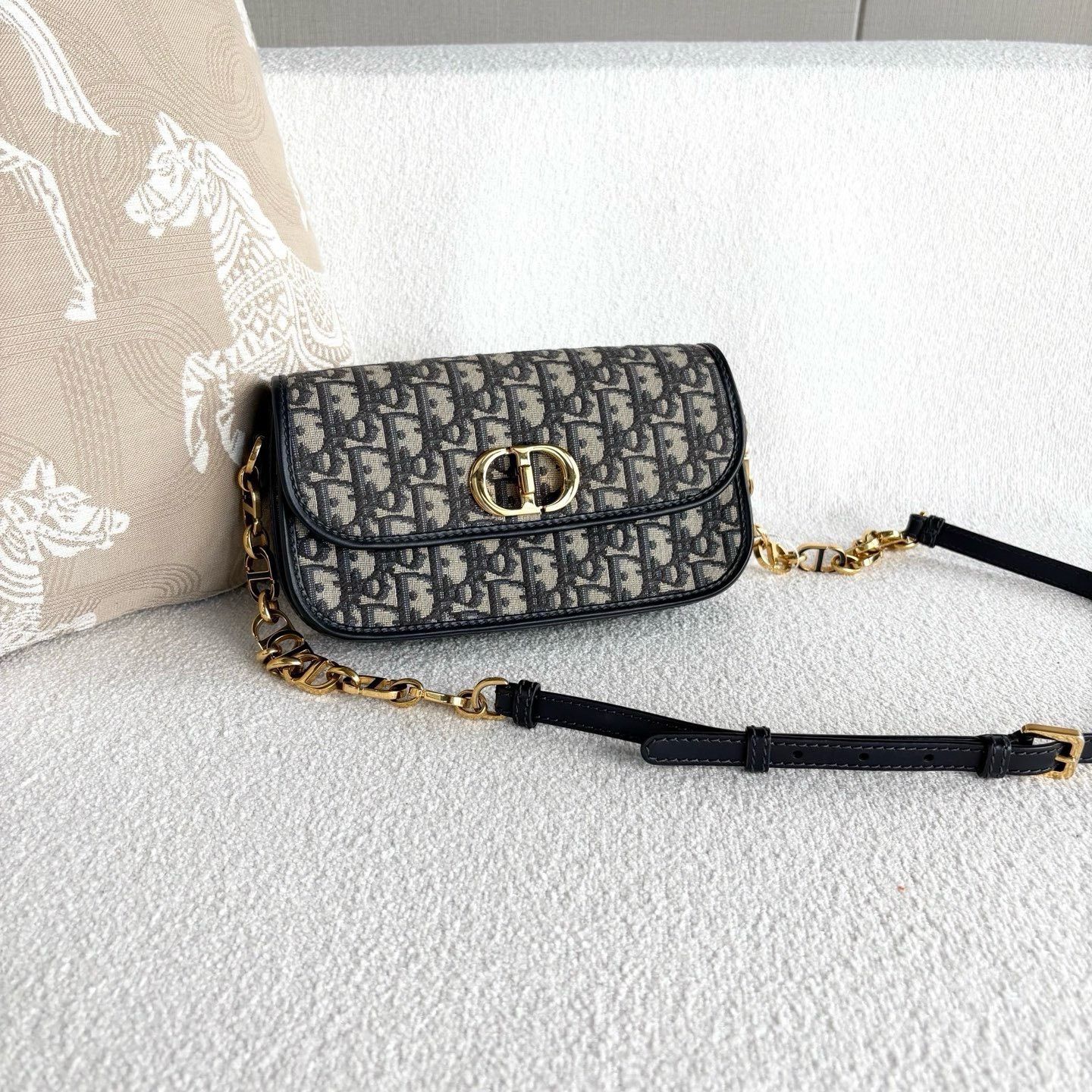 Dior Pre-loved Bag Very good condition Size ONE SIZE - 3 Thumbnail