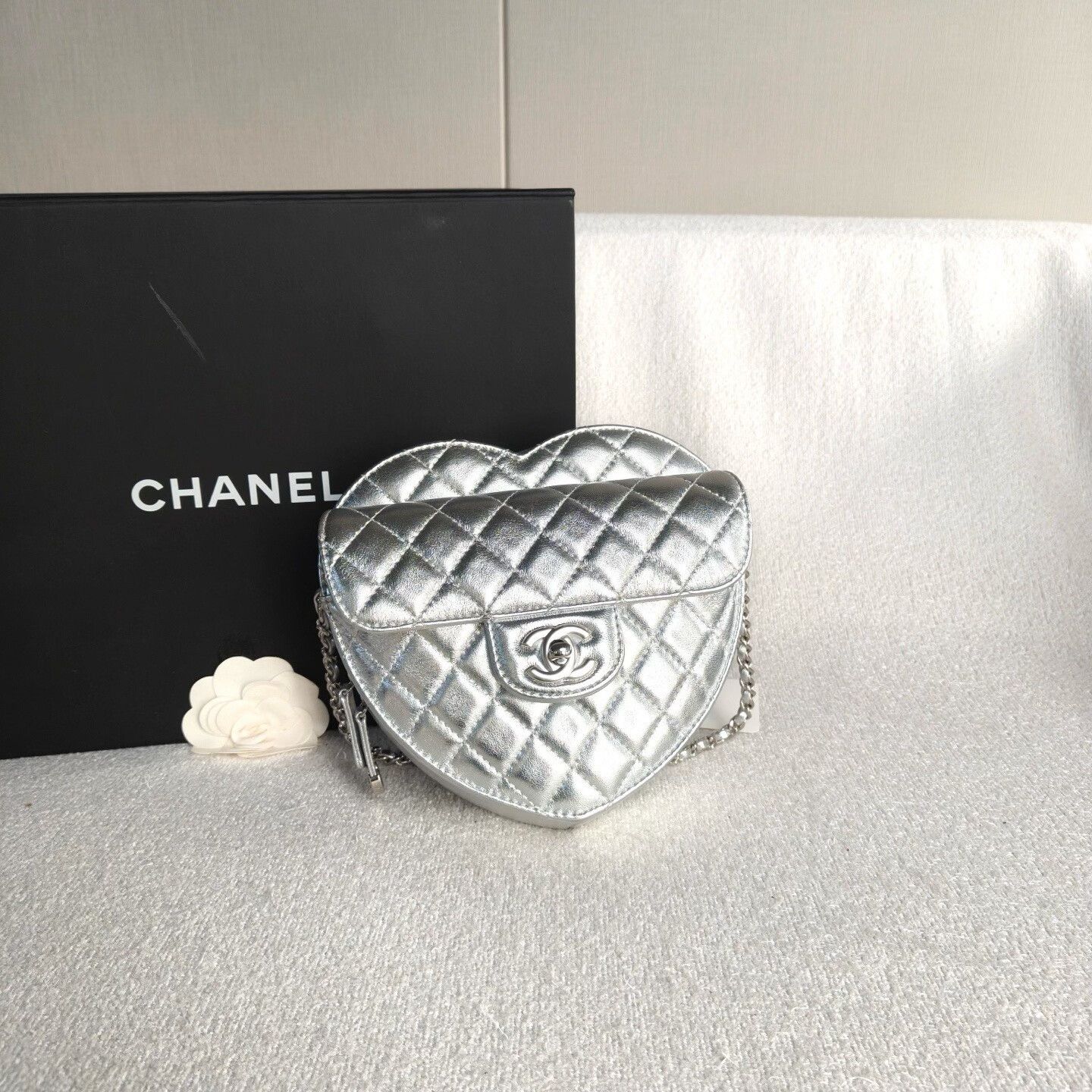 Chanel Pre-loved Bag Very good condition Size ONE SIZE - 4 Thumbnail