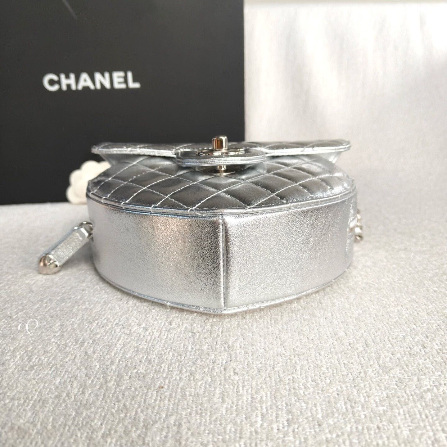 Chanel Pre-loved Bag Very good condition Size ONE SIZE - 5 Thumbnail