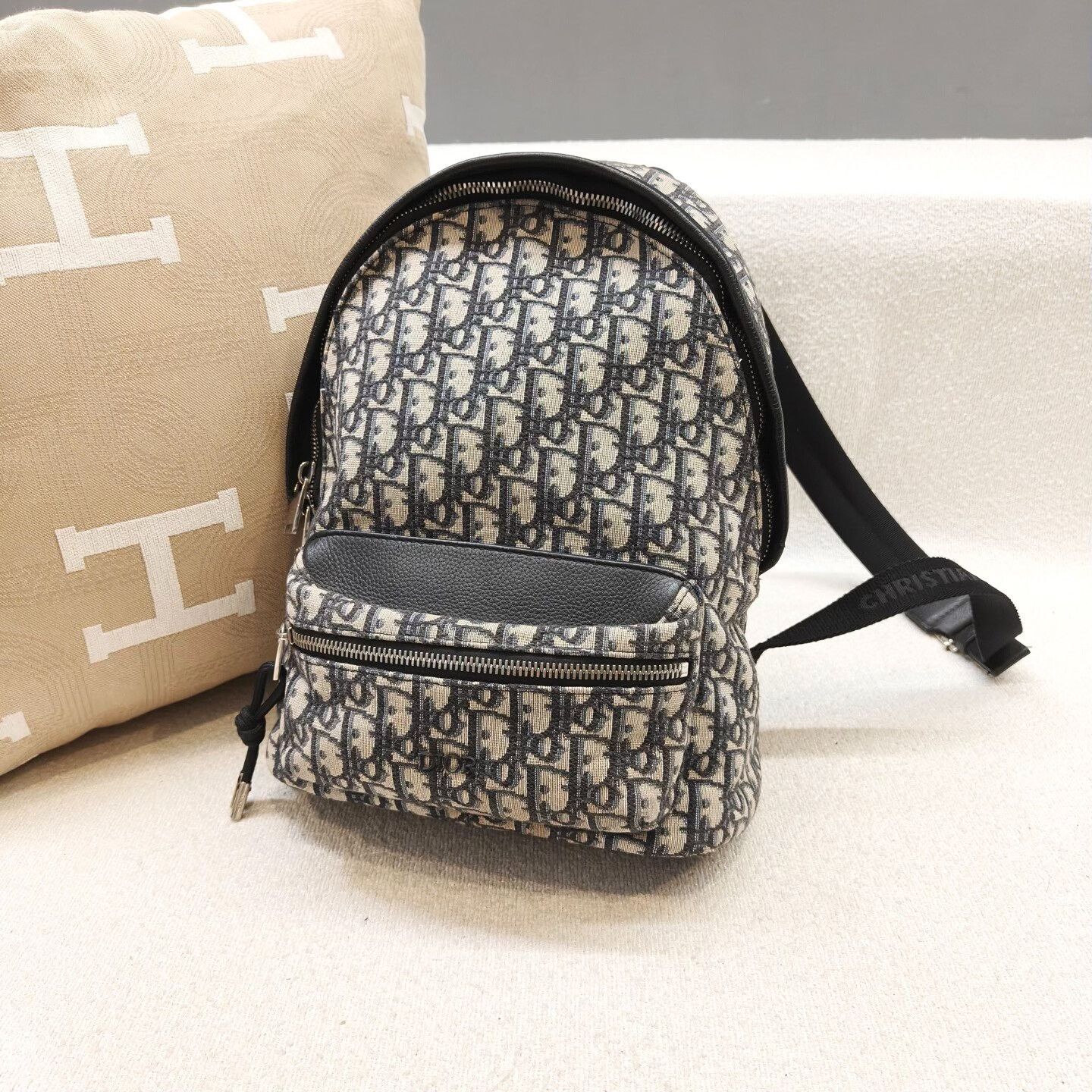 Dior Pre-loved Bag Very good condition Size ONE SIZE - 4 Thumbnail