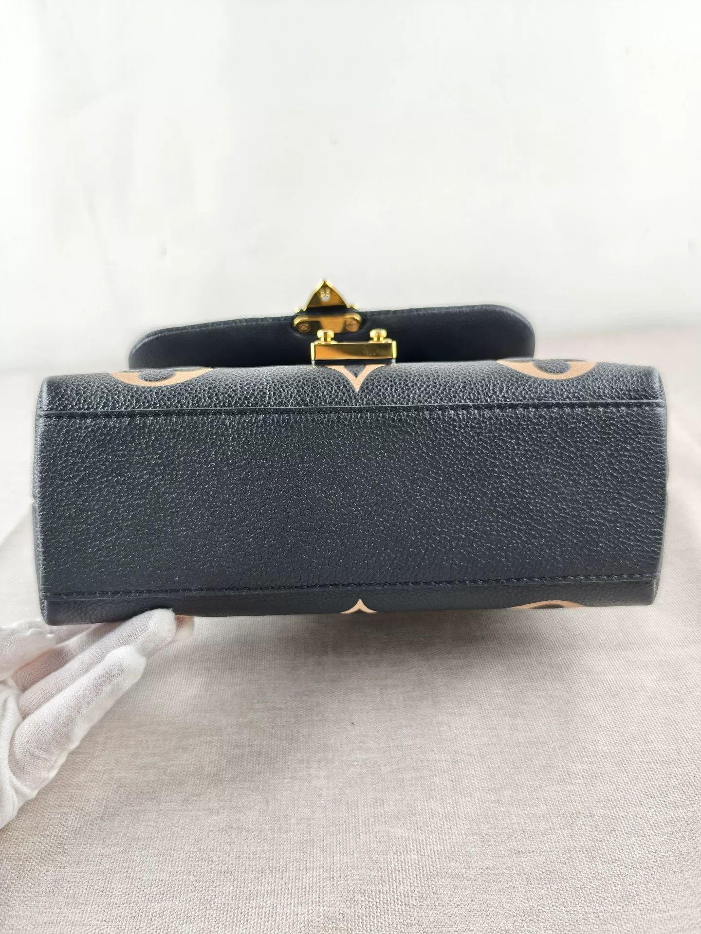 Louis Vuitton Pre-loved Bag Very good condition Size ONE SIZE - 9 Thumbnail