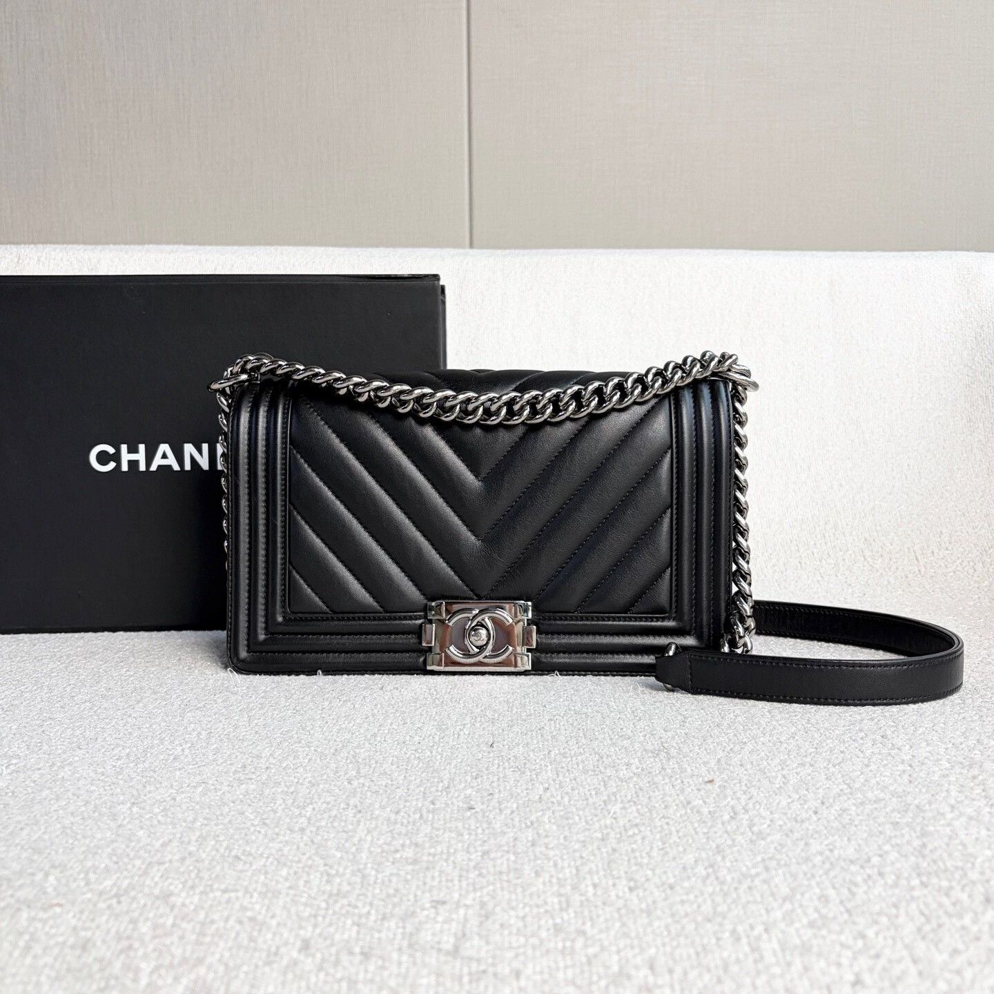 Chanel Pre-loved Bag Very good condition Size ONE SIZE - 2 Thumbnail