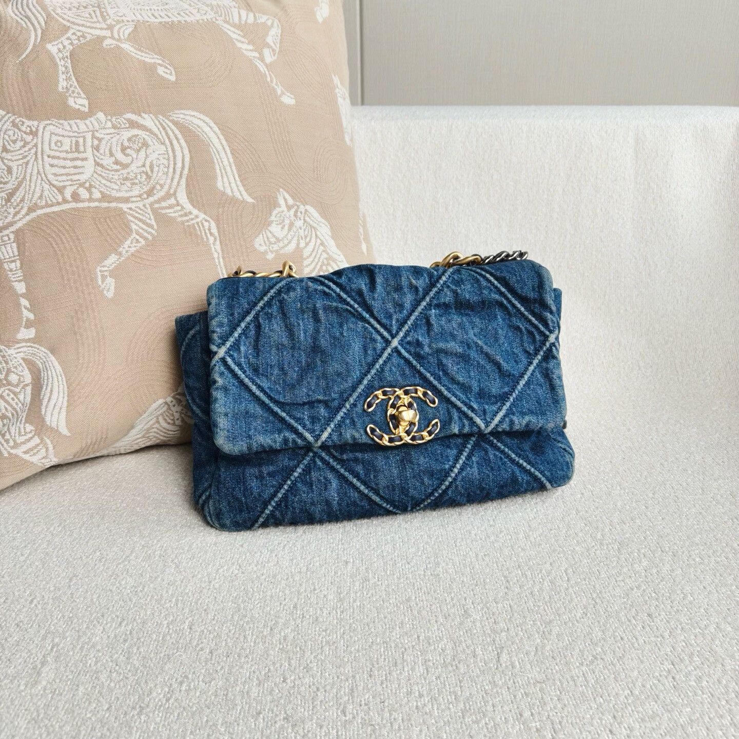 Chanel Pre-loved Bag Very good condition Size ONE SIZE - 6 Thumbnail