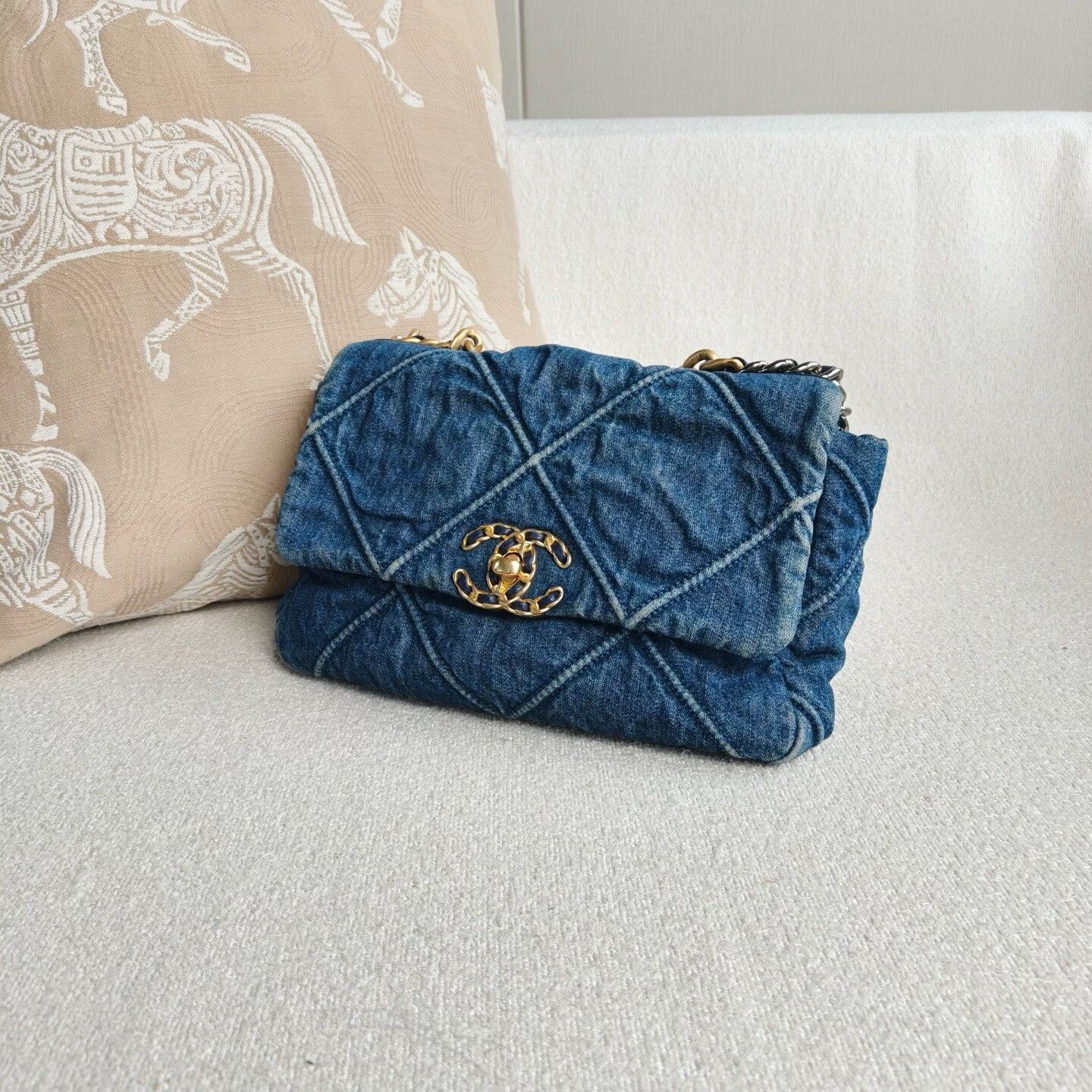 Chanel Pre-loved Bag Very good condition Size ONE SIZE - 4 Thumbnail