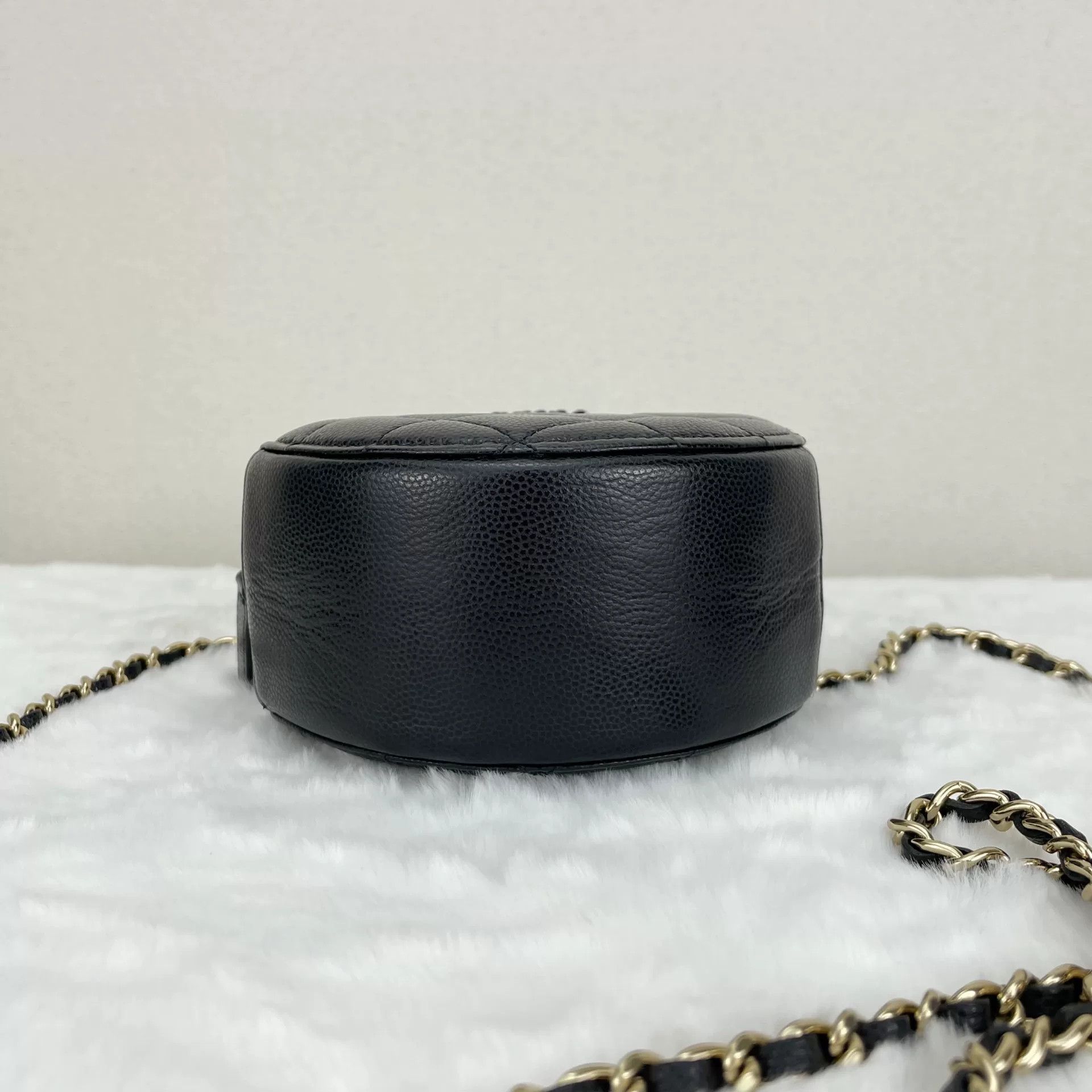Chanel Pre-loved Bag Very good condition Size ONE SIZE - 4 Thumbnail