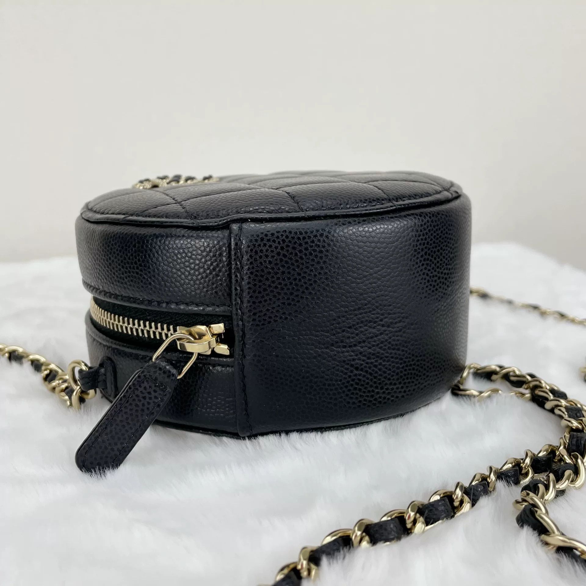Chanel Pre-loved Bag Very good condition Size ONE SIZE - 5 Thumbnail