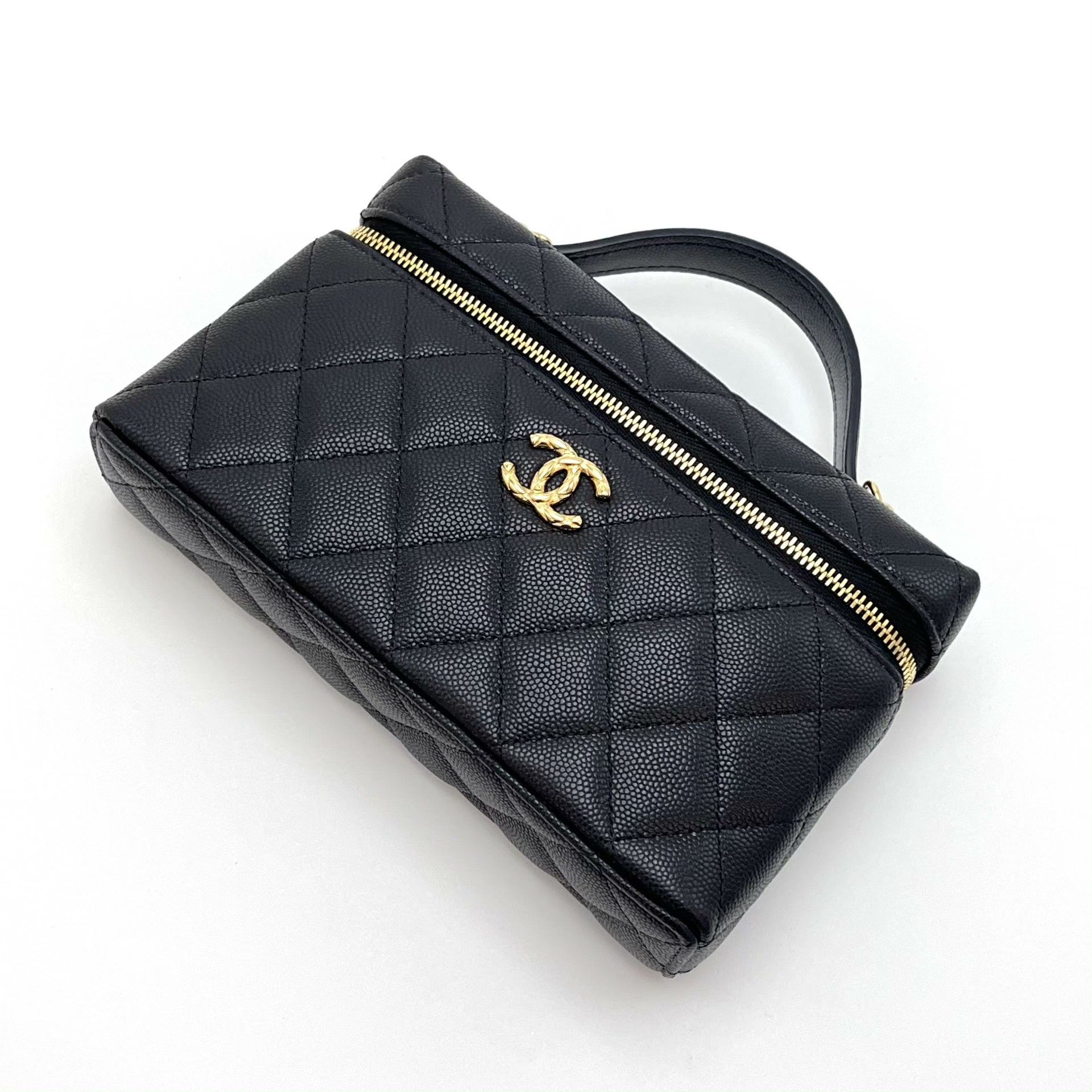 Chanel Pre-loved Bag Very good condition Size ONE SIZE - 4 Thumbnail