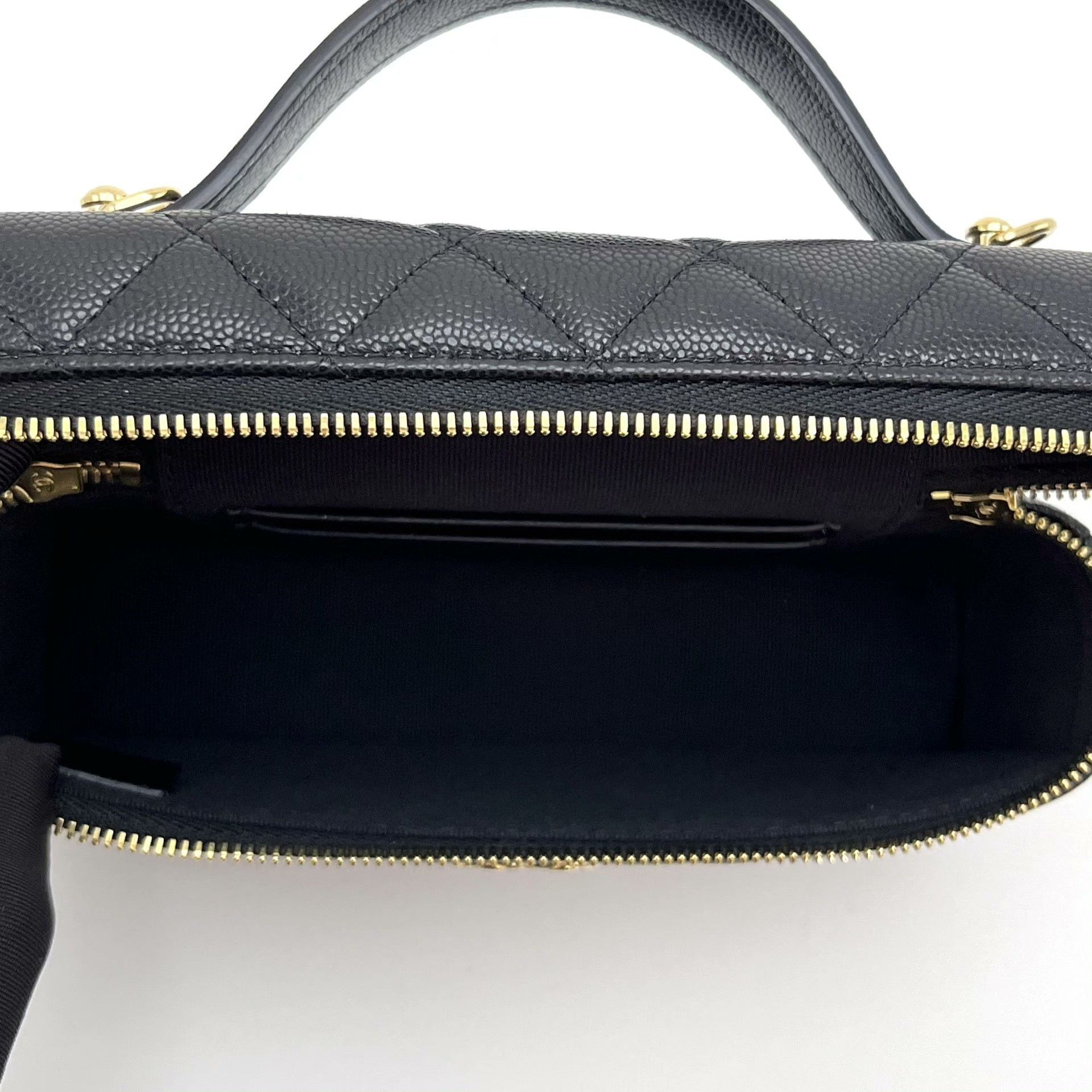 Chanel Pre-loved Bag Very good condition Size ONE SIZE - 6 Thumbnail