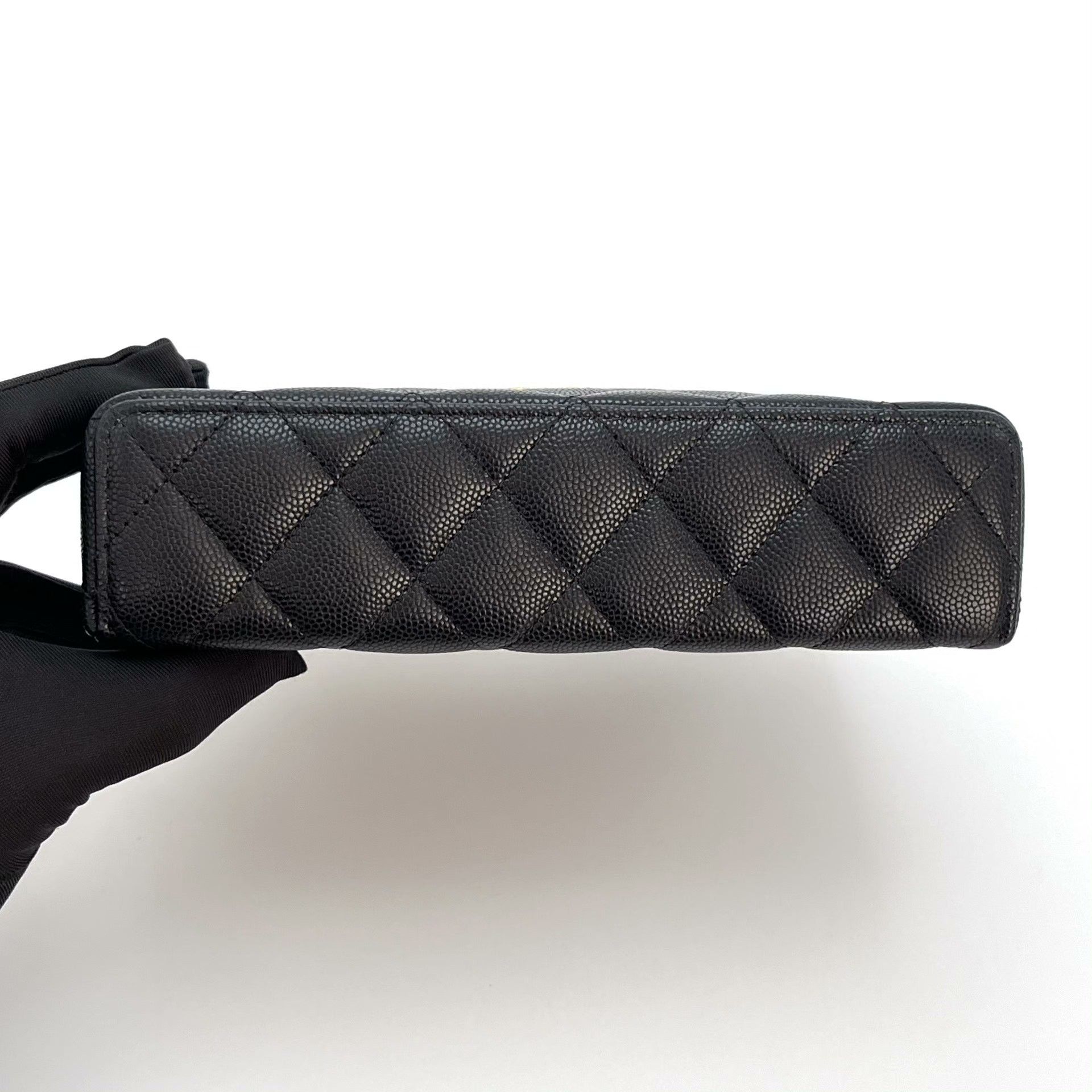 Chanel Pre-loved Bag Very good condition Size ONE SIZE - 5 Thumbnail