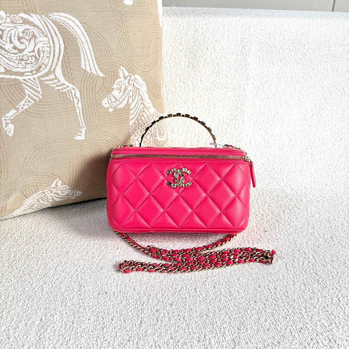 Chanel Pre-loved Bag Very good condition Size ONE SIZE - 2 Thumbnail
