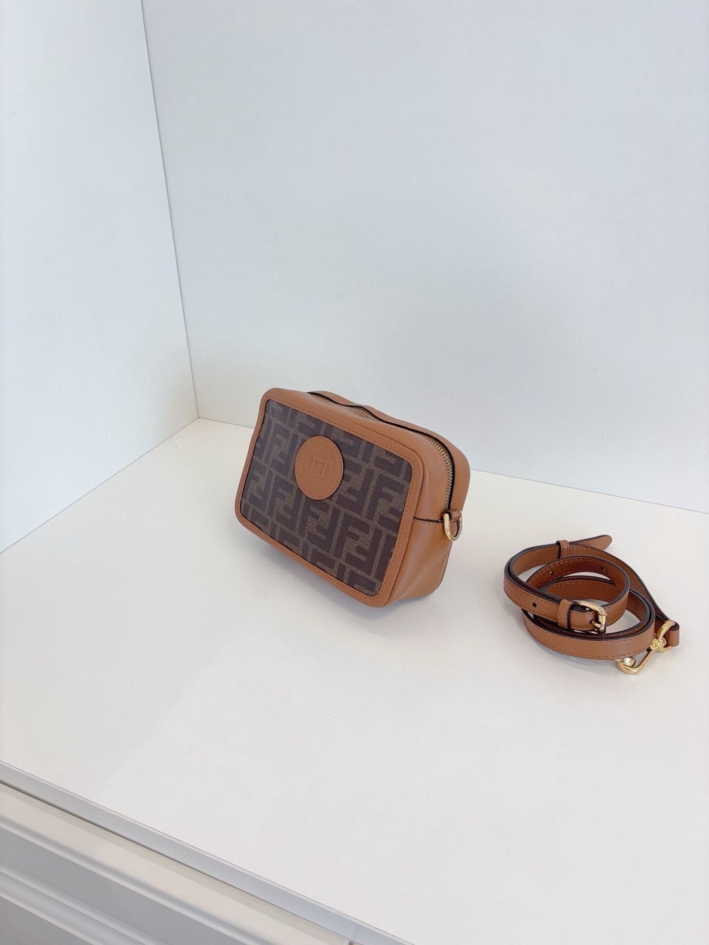 Fendi Pre-loved Bag Very good condition Size ONE SIZE - 3 Thumbnail