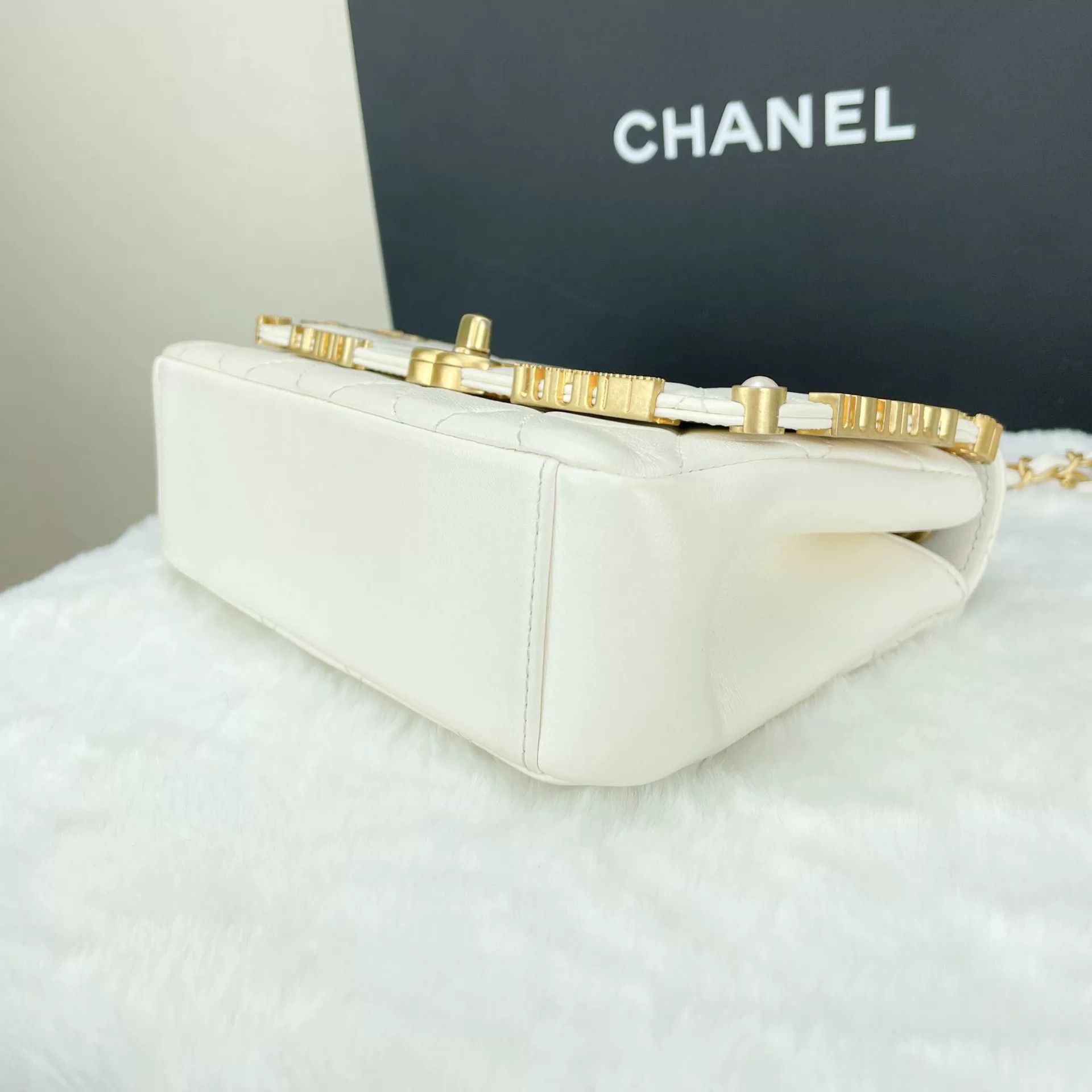 Chanel Pre-loved Bag Very good condition Size ONE SIZE - 9 Thumbnail
