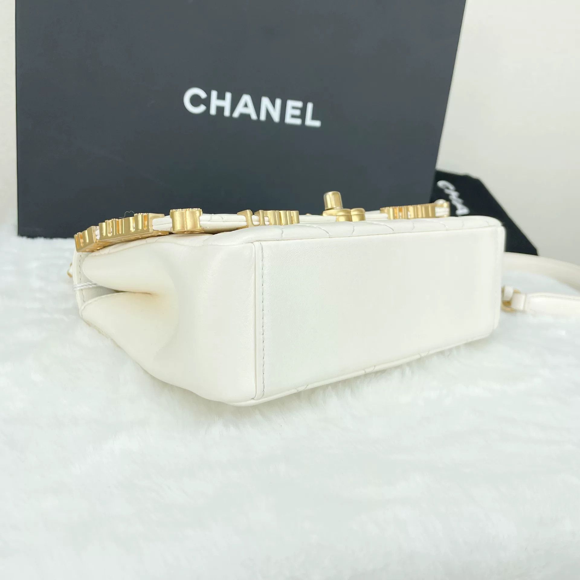 Chanel Pre-loved Bag Very good condition Size ONE SIZE - 8 Thumbnail