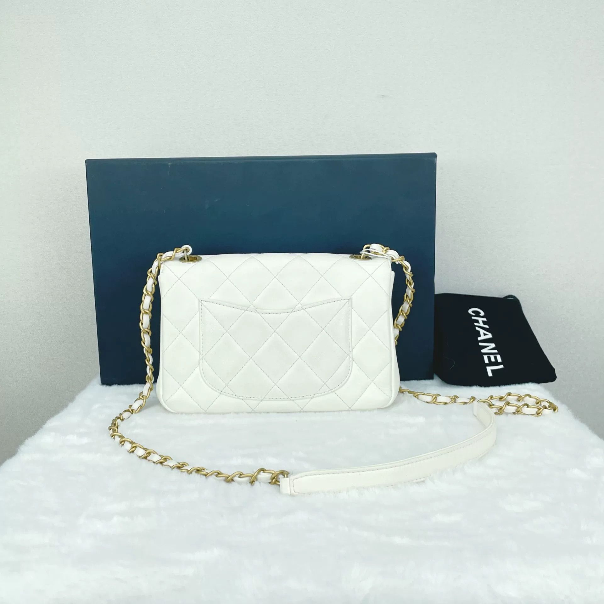 Chanel Pre-loved Bag Very good condition Size ONE SIZE - 2 Thumbnail