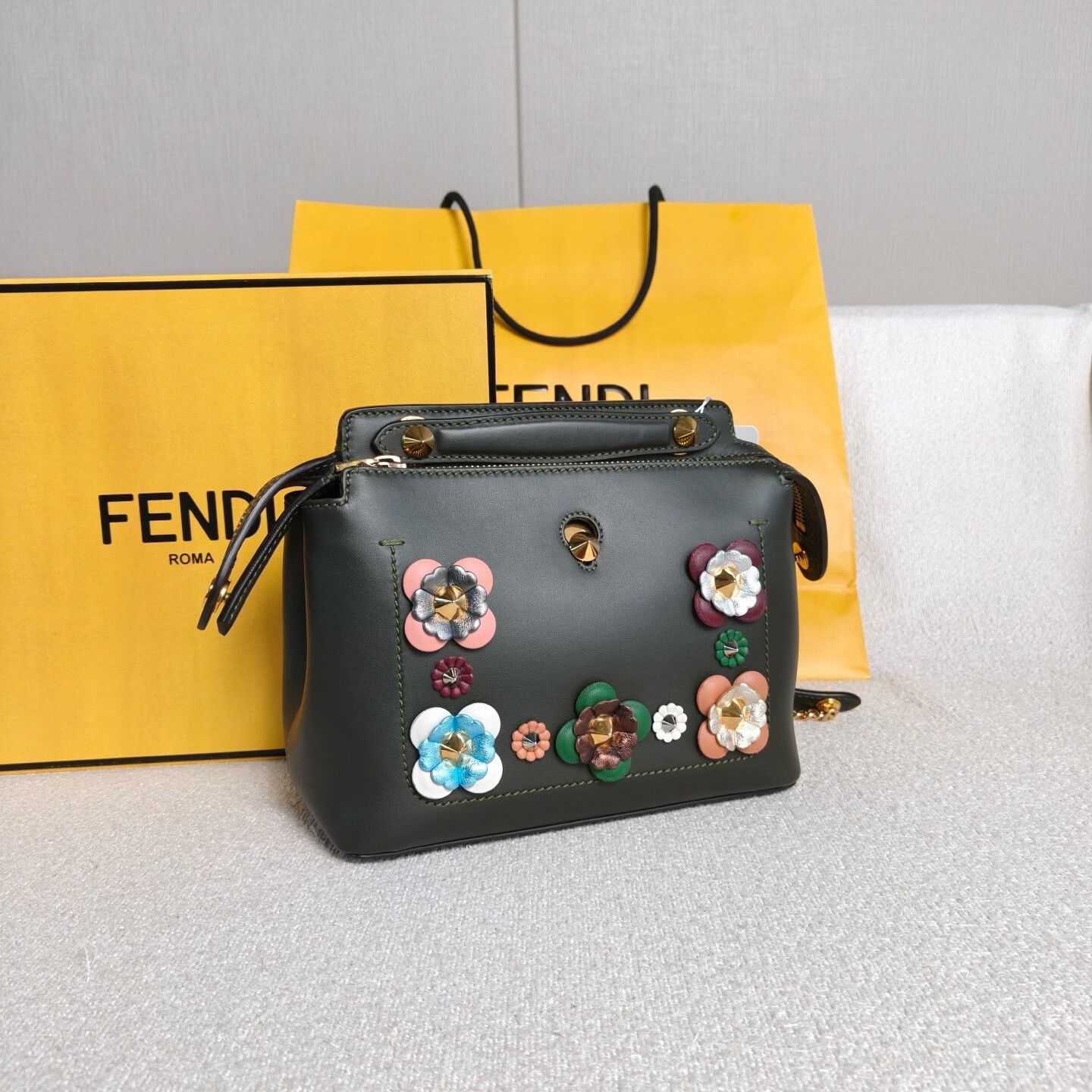 Fendi Pre-loved Bag Very good condition Size ONE SIZE - 6 Thumbnail