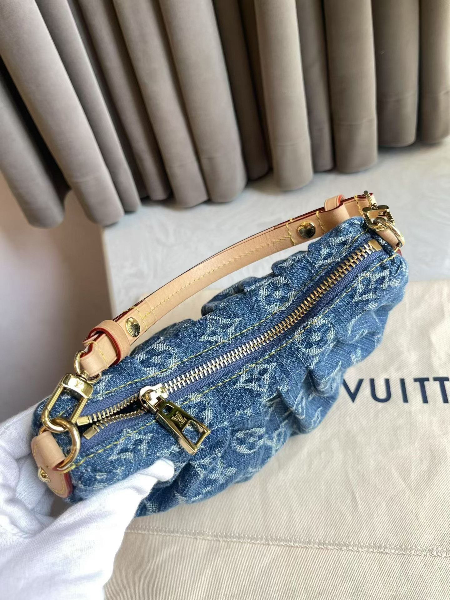 Louis Vuitton Pre-loved Bag Very good condition Size ONE SIZE - 7 Thumbnail