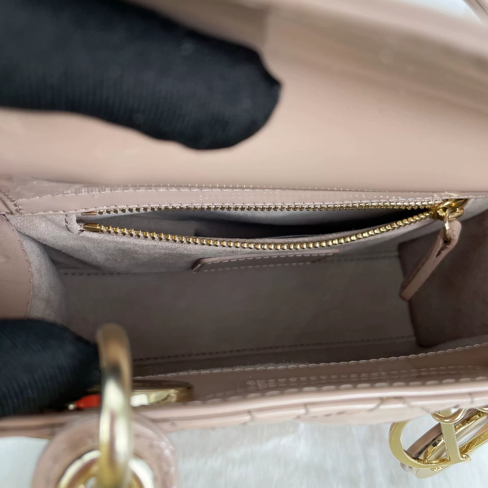 Dior Pre-loved Bag Very good condition Size ONE SIZE - 8 Thumbnail