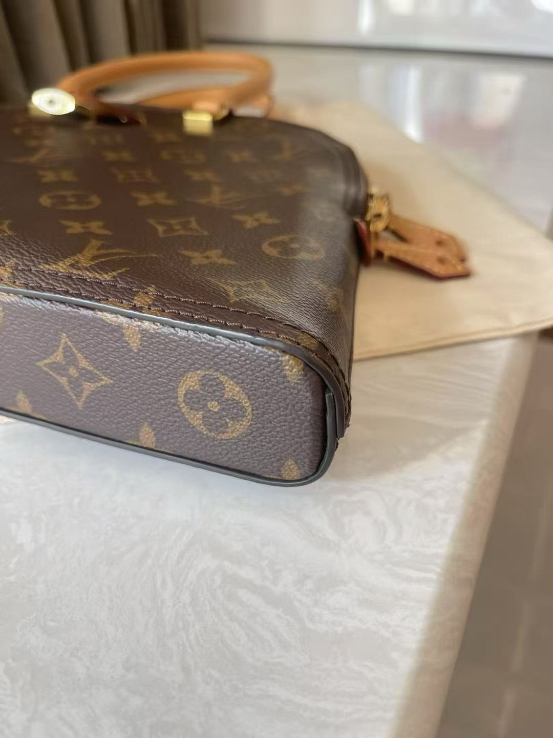 Louis Vuitton Pre-loved Bag Very good condition Size ONE SIZE - 3 Thumbnail