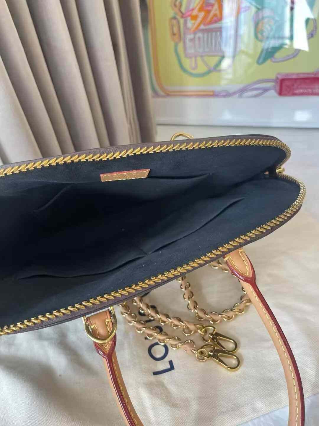 Louis Vuitton Pre-loved Bag Very good condition Size ONE SIZE - 8 Thumbnail