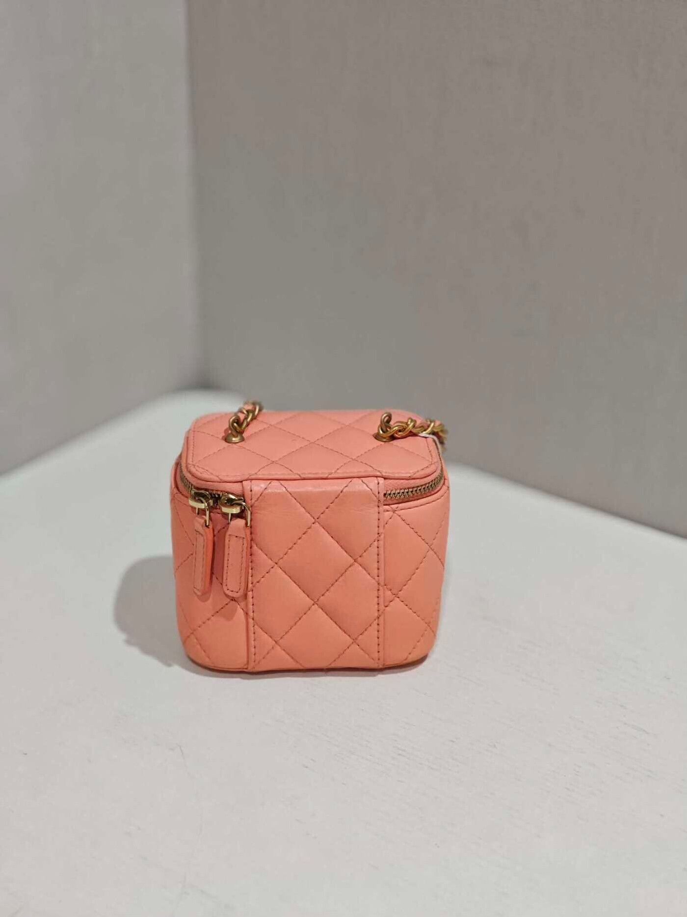 Chanel Pre-loved Bag Very good condition Size ONE SIZE - 2 Thumbnail