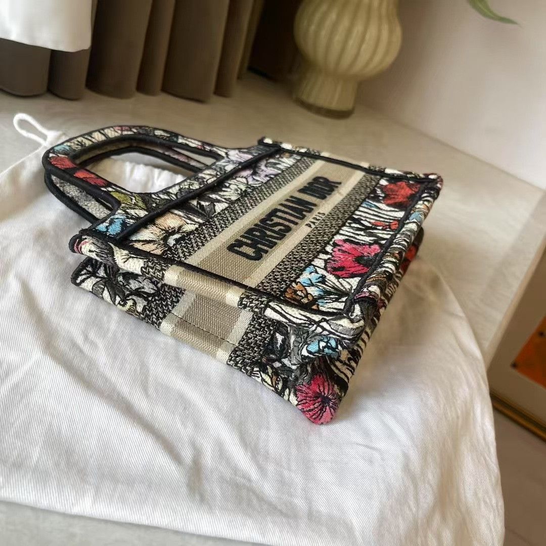Dior Pre-loved Bag Very good condition Size ONE SIZE - 4 Thumbnail