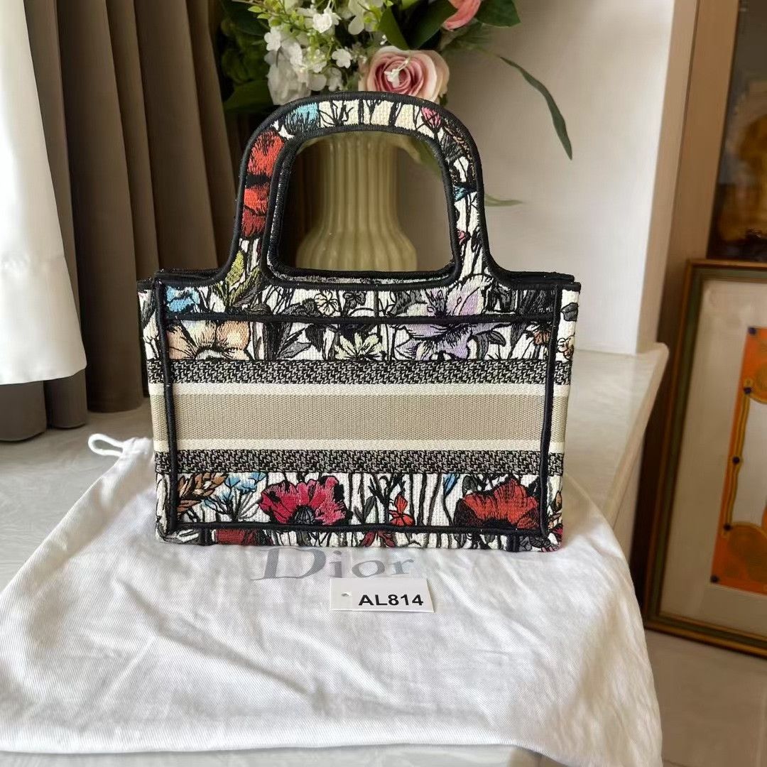 Dior Pre-loved Bag Very good condition Size ONE SIZE - 7 Thumbnail
