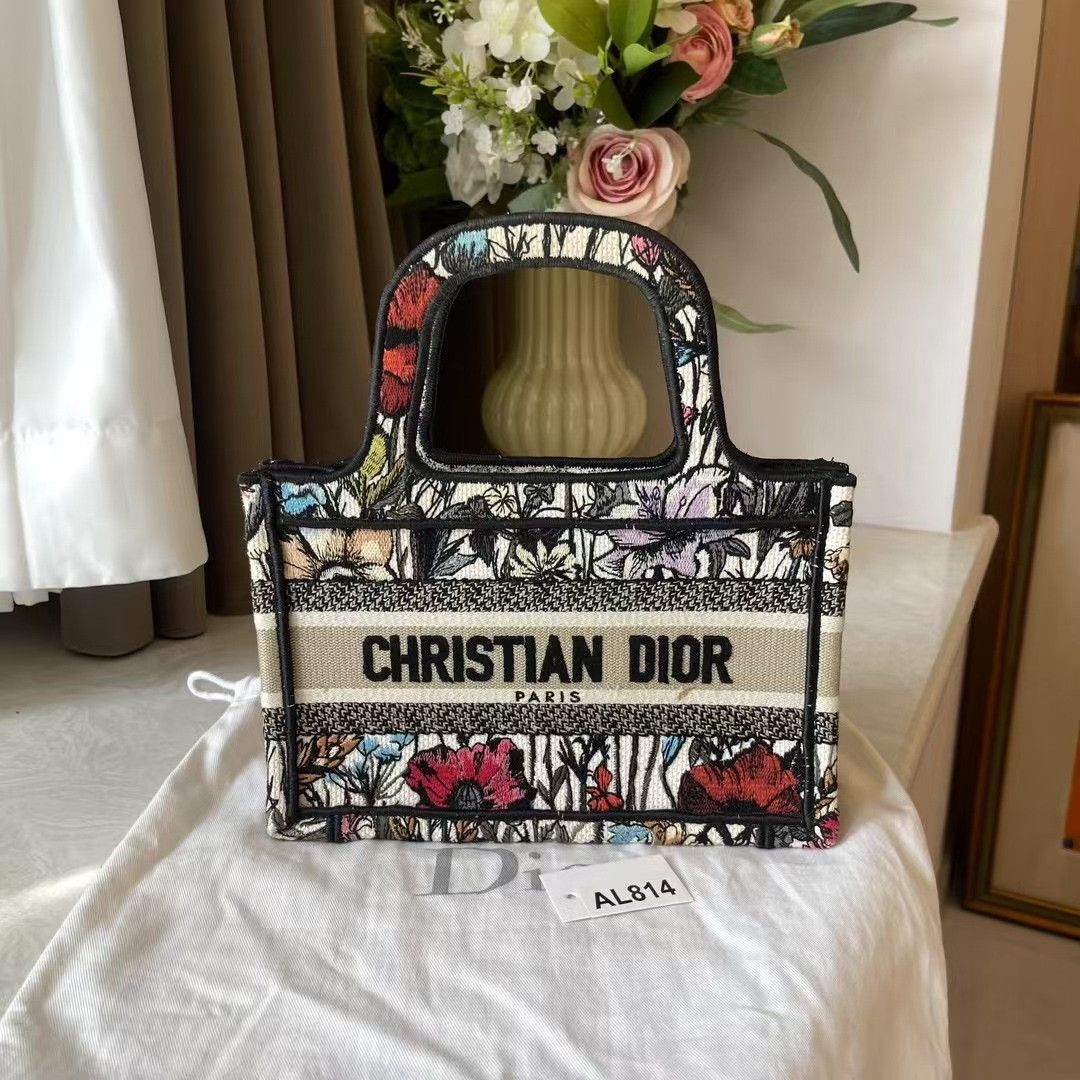 Dior Pre-loved Bag Very good condition Size ONE SIZE - 2 Thumbnail
