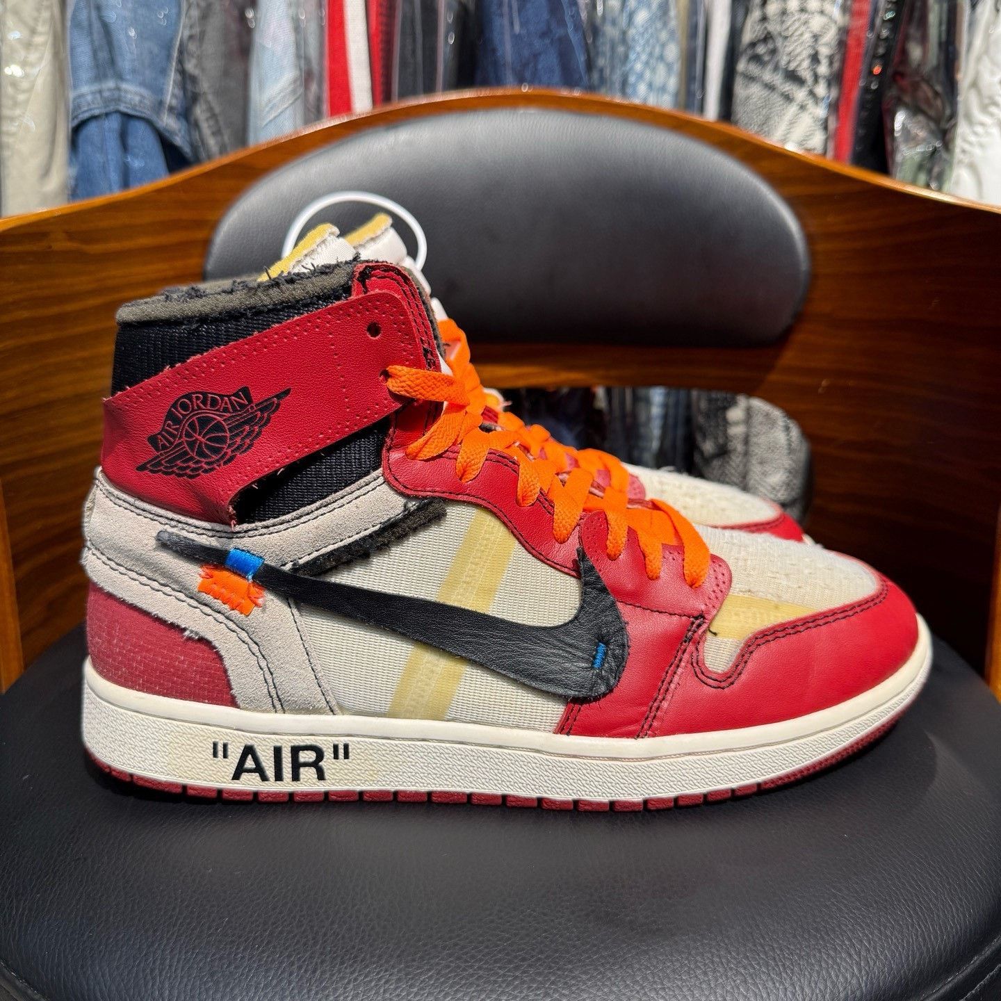 Nike Nike AJ1 Red Lowtop Sneakers 42 Men Size US 9 / EU 42 - 4 Thumbnail