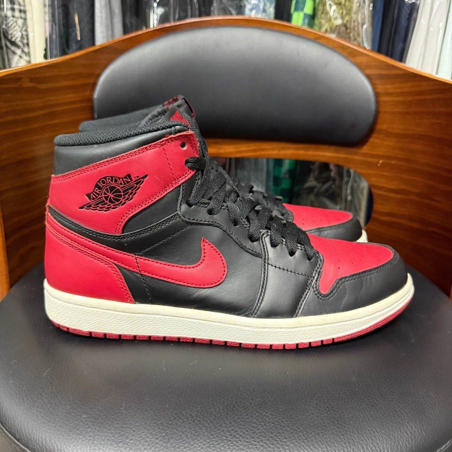 Nike Nike AJ1 Black Lowtop Sneakers 42 Men Size US 9 / EU 42 - 4 Thumbnail