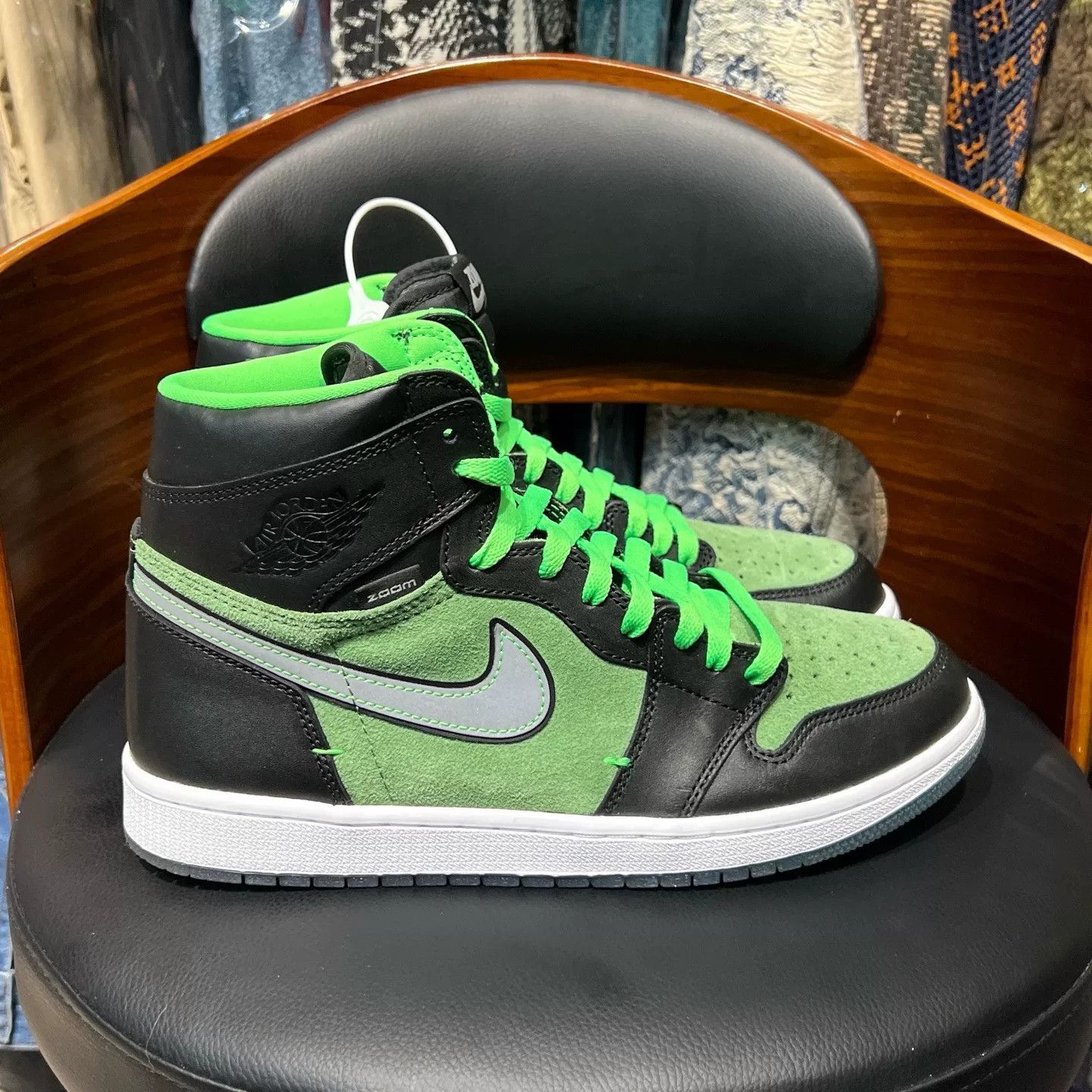 Nike Nike AJ1 Green Lowtop Sneakers 44 Men Size US 10.5 / EU 43-44 - 6 Thumbnail