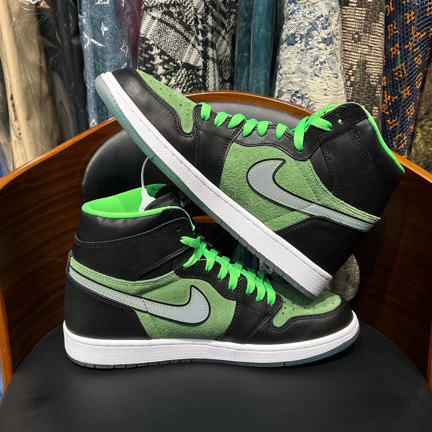 Nike Nike AJ1 Green Lowtop Sneakers 44 Men Size US 10.5 / EU 43-44 - 7 Thumbnail