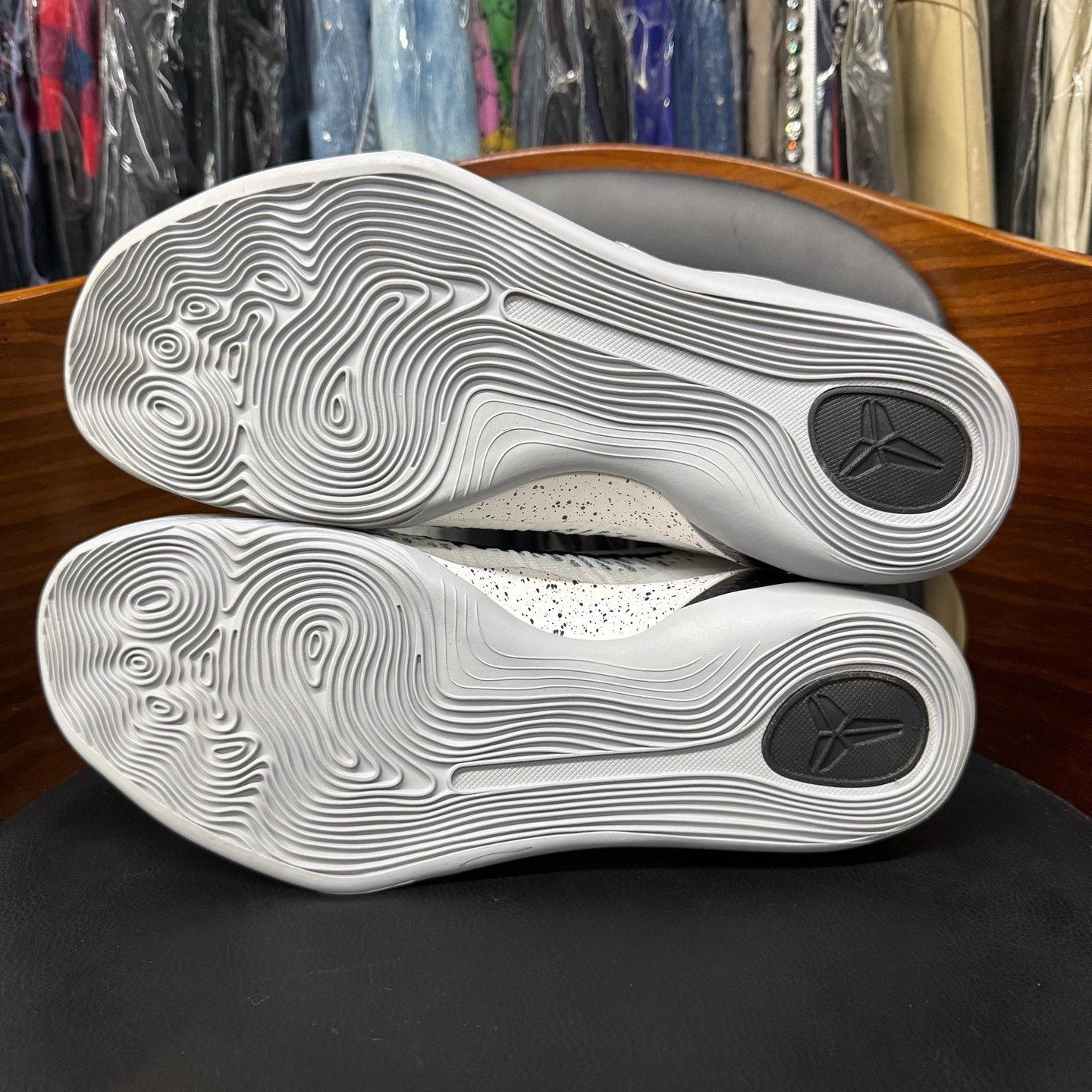Nike Nike KOBE9 White Lowtop Sneakers 43 Men Size US 10 / EU 43 - 8 Thumbnail