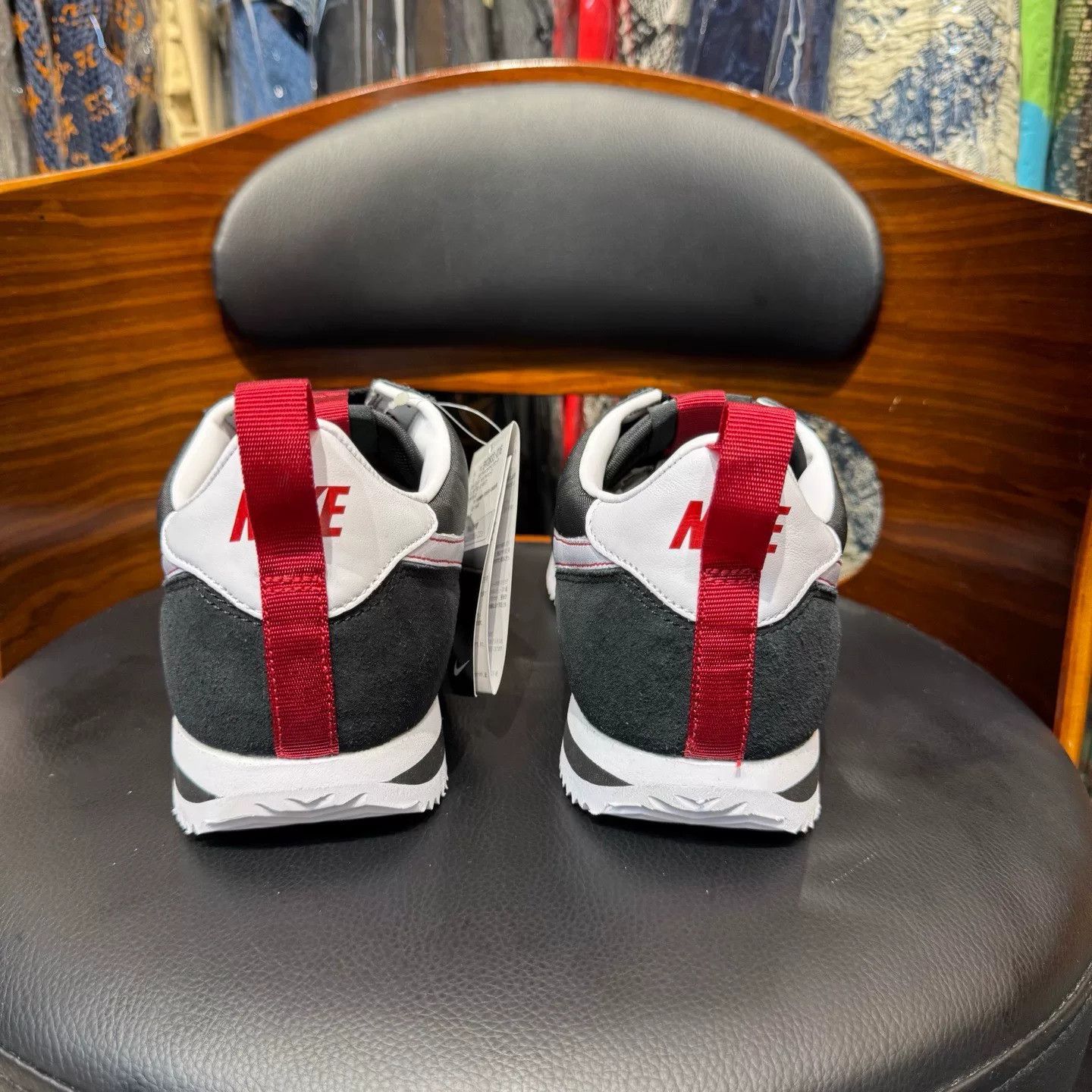 Nike Nike Hitop Sneakers L Men Size US 10 / EU 43 - 3 Thumbnail