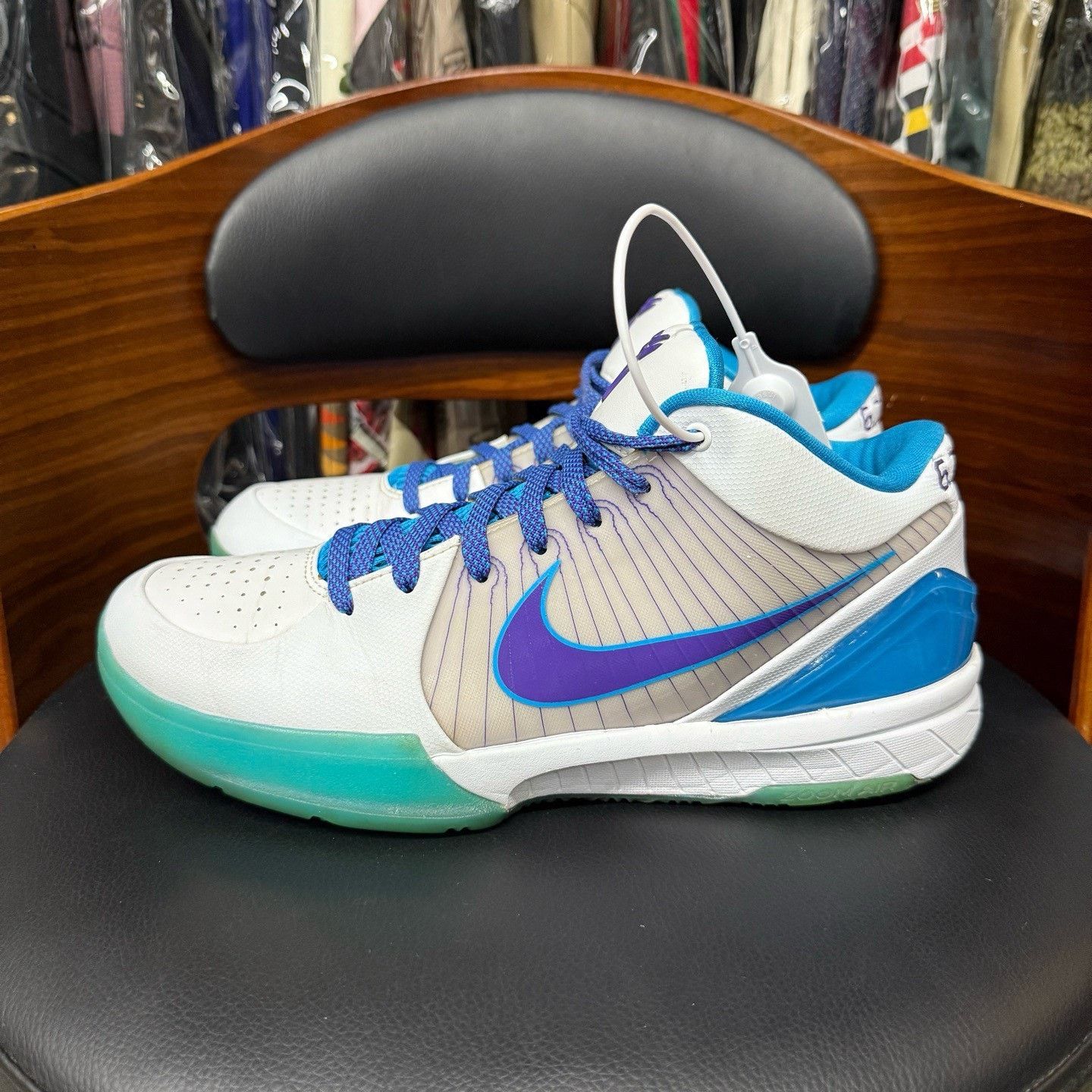 Nike Nike KOBE4 Blue Lowtop Sneakers 42 Men Size US 9 / EU 42 - 6 Thumbnail